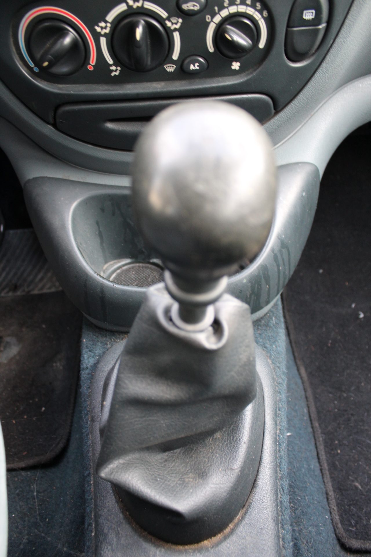 Λεβιές Ταχυτήτων Renault Scenic ’00 Προσφορά