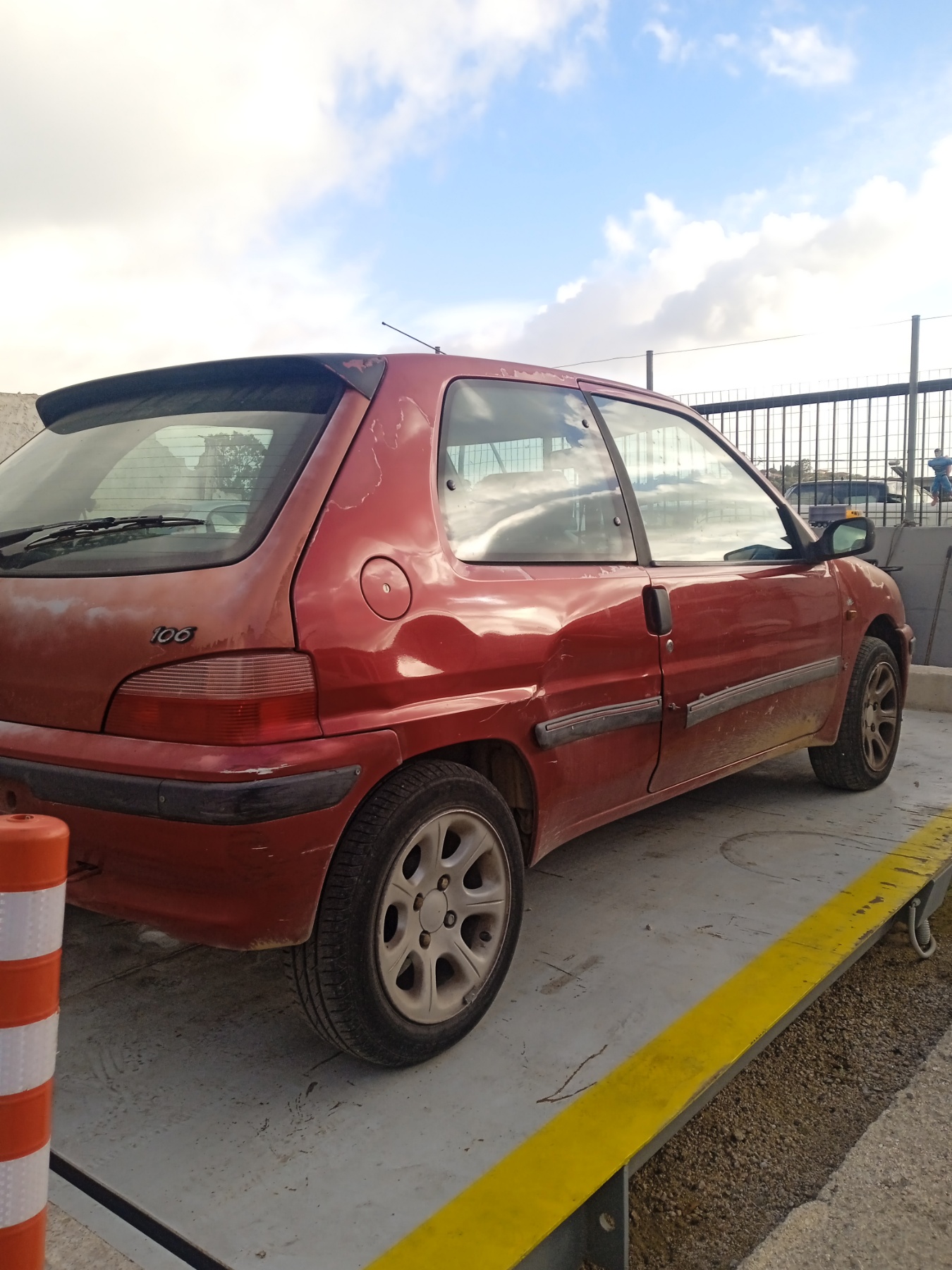 Πορτάκι Ρεζερβουάρ Peugeot 106 ’01 Προσφορά