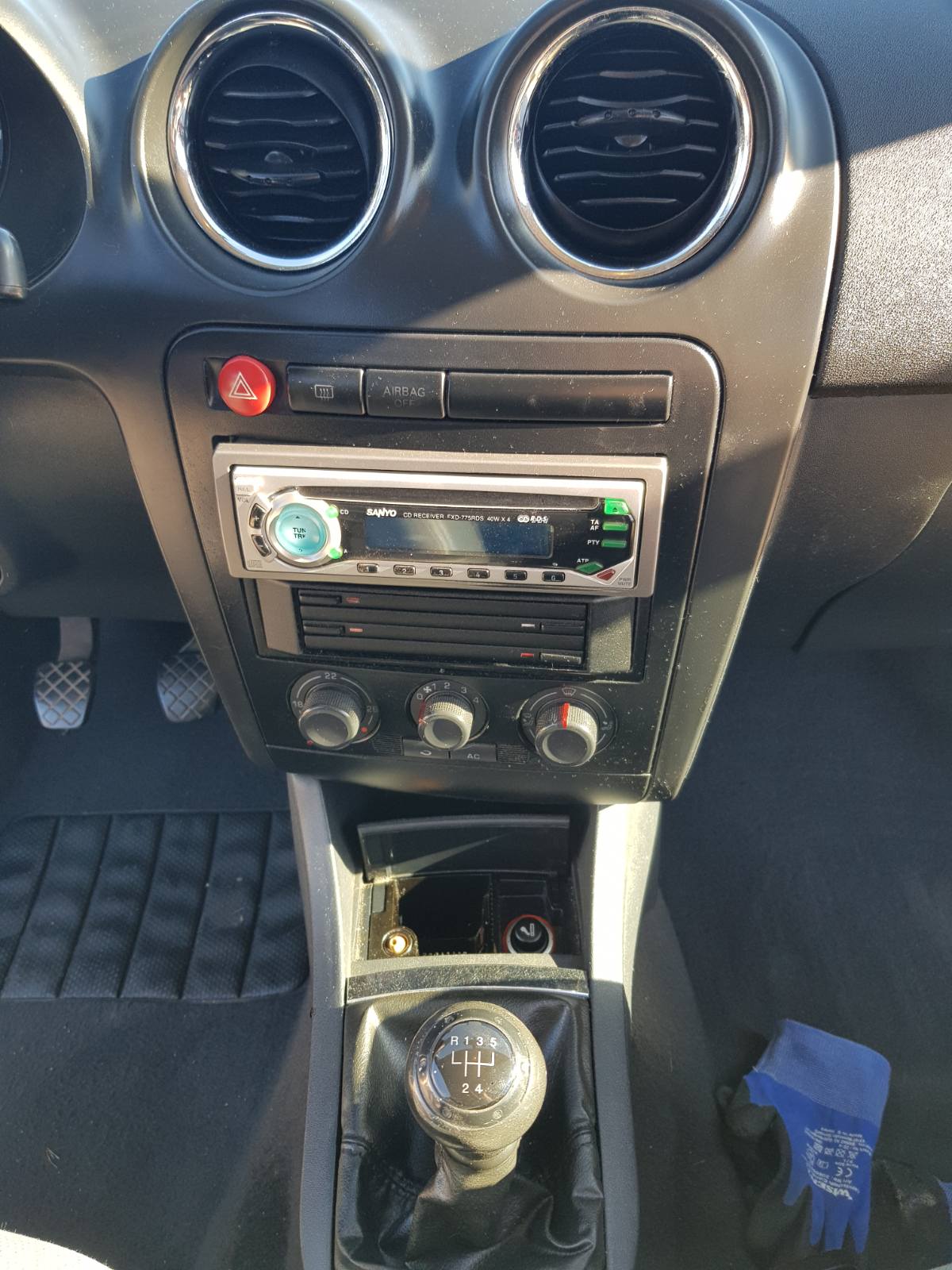 Λεβιές Ταχυτήτων Seat Ibiza ’03 Προσφορά