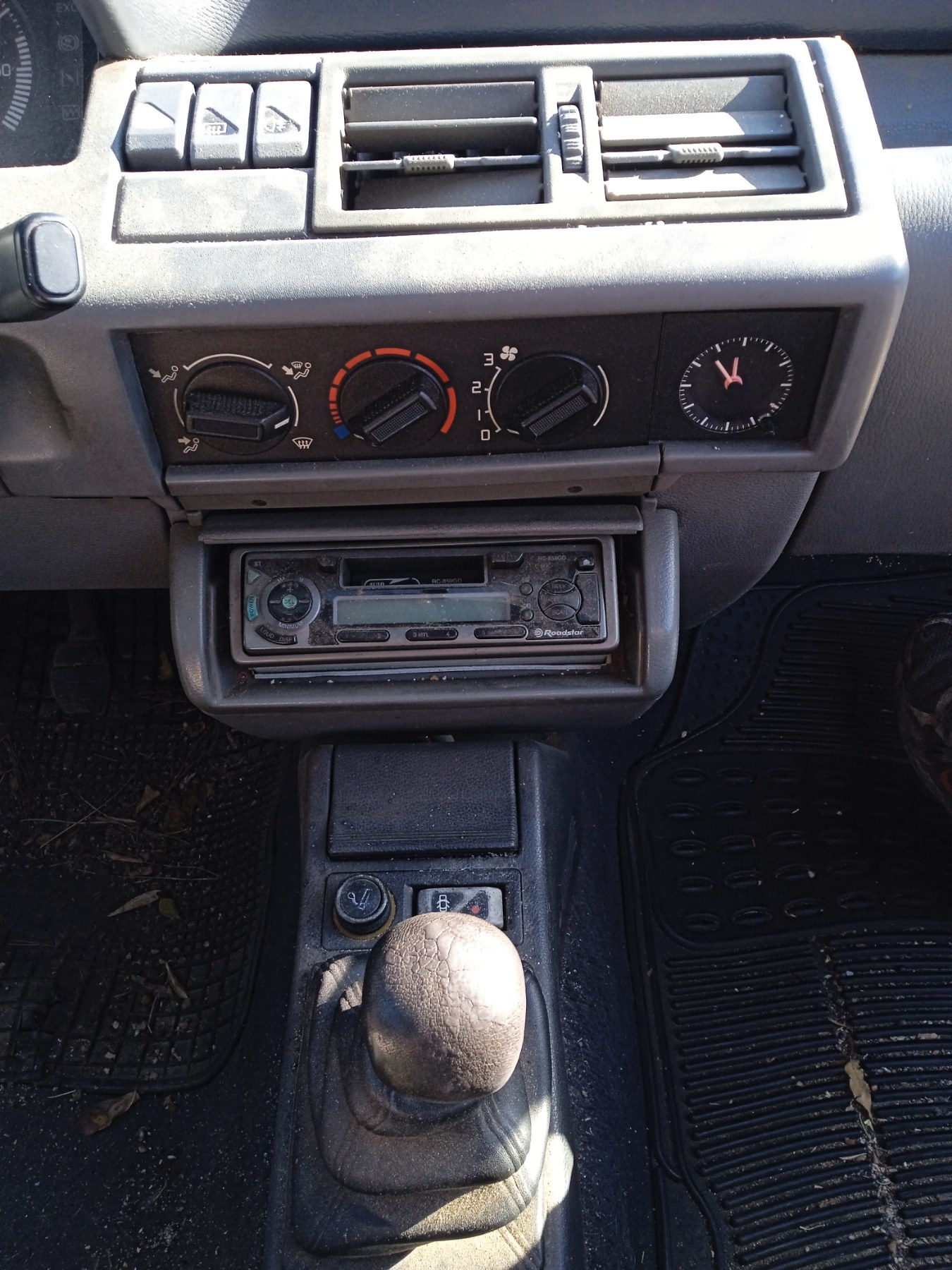 Λεβιές Ταχυτήτων Renault Clio ’91 Προσφορά