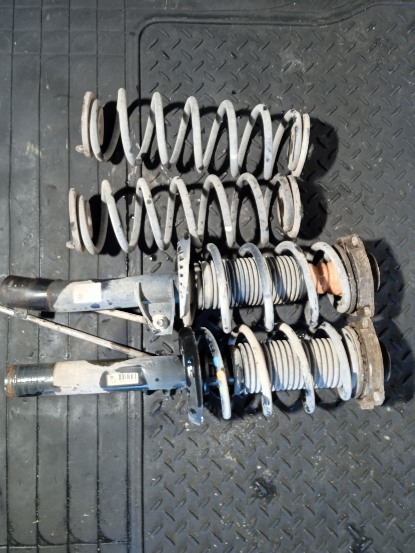 Αμορτισέρ VW Golf 5 ’06 Προσφορά