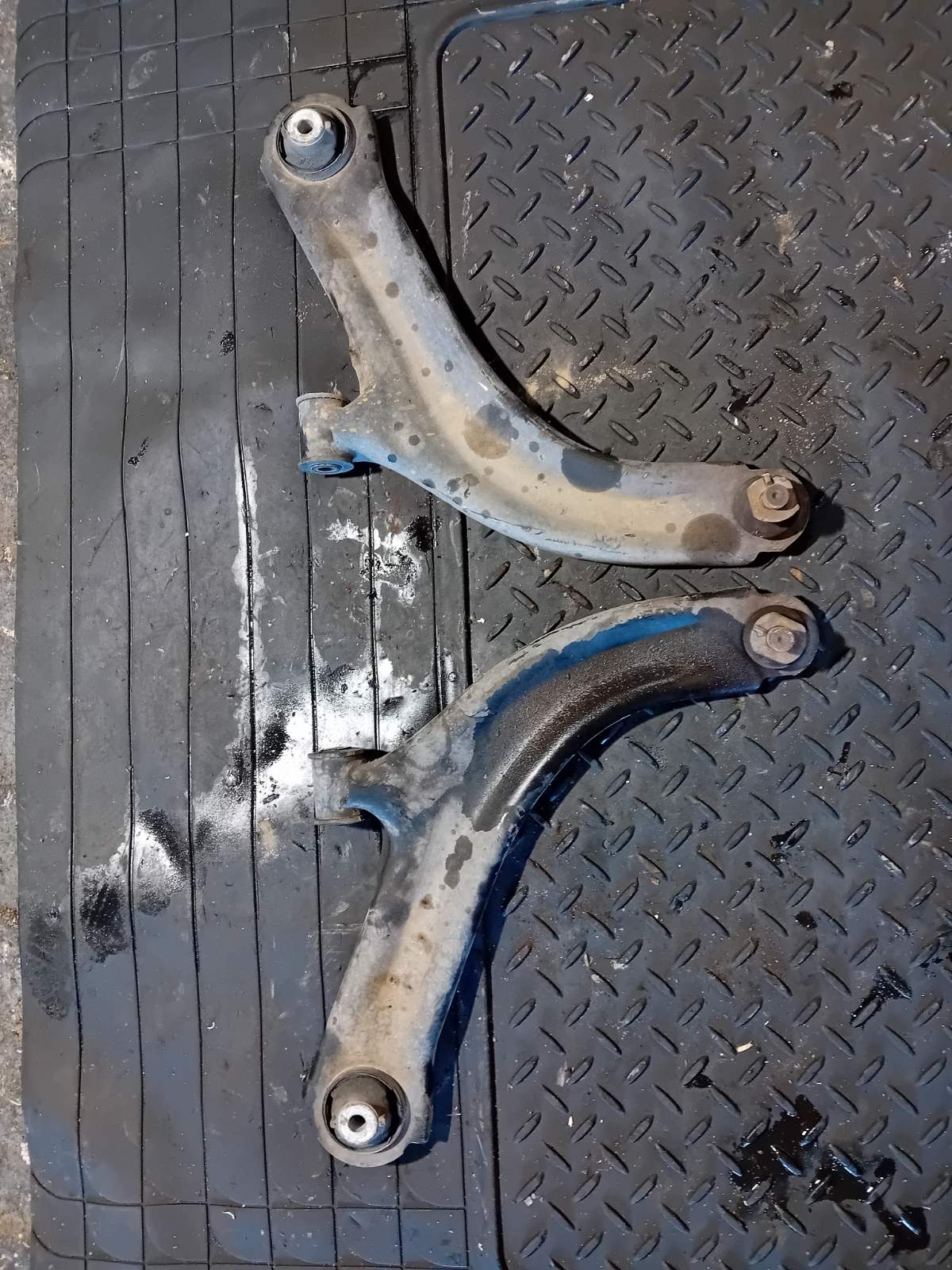 Ψαλίδια Nissan Micra ’06 Προσφορά