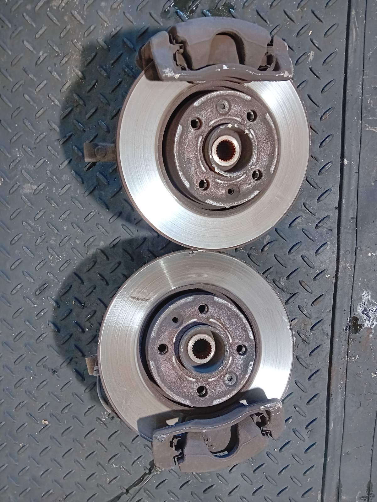 Δαγκάνες Εμπρός Nissan Micra ’06 Προσφορά