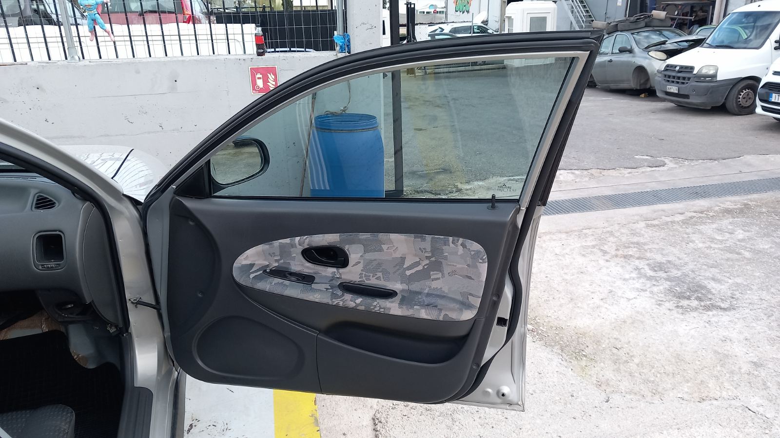 Ταπετσαρία Πόρτων Mitsubishi Carisma ’97 Προσφορά