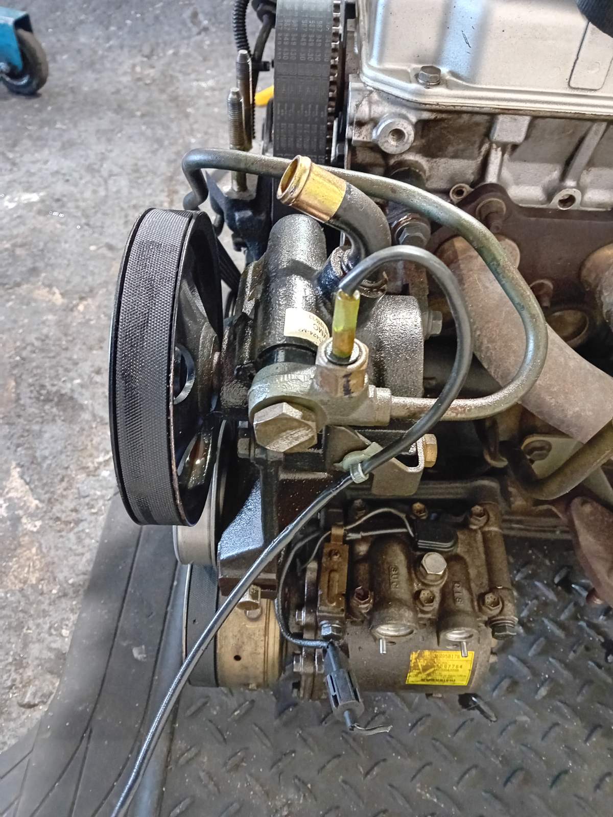 Αντλία Υδραυλικού Τιμονιού Mitsubishi Carisma ’97 Προσφορά