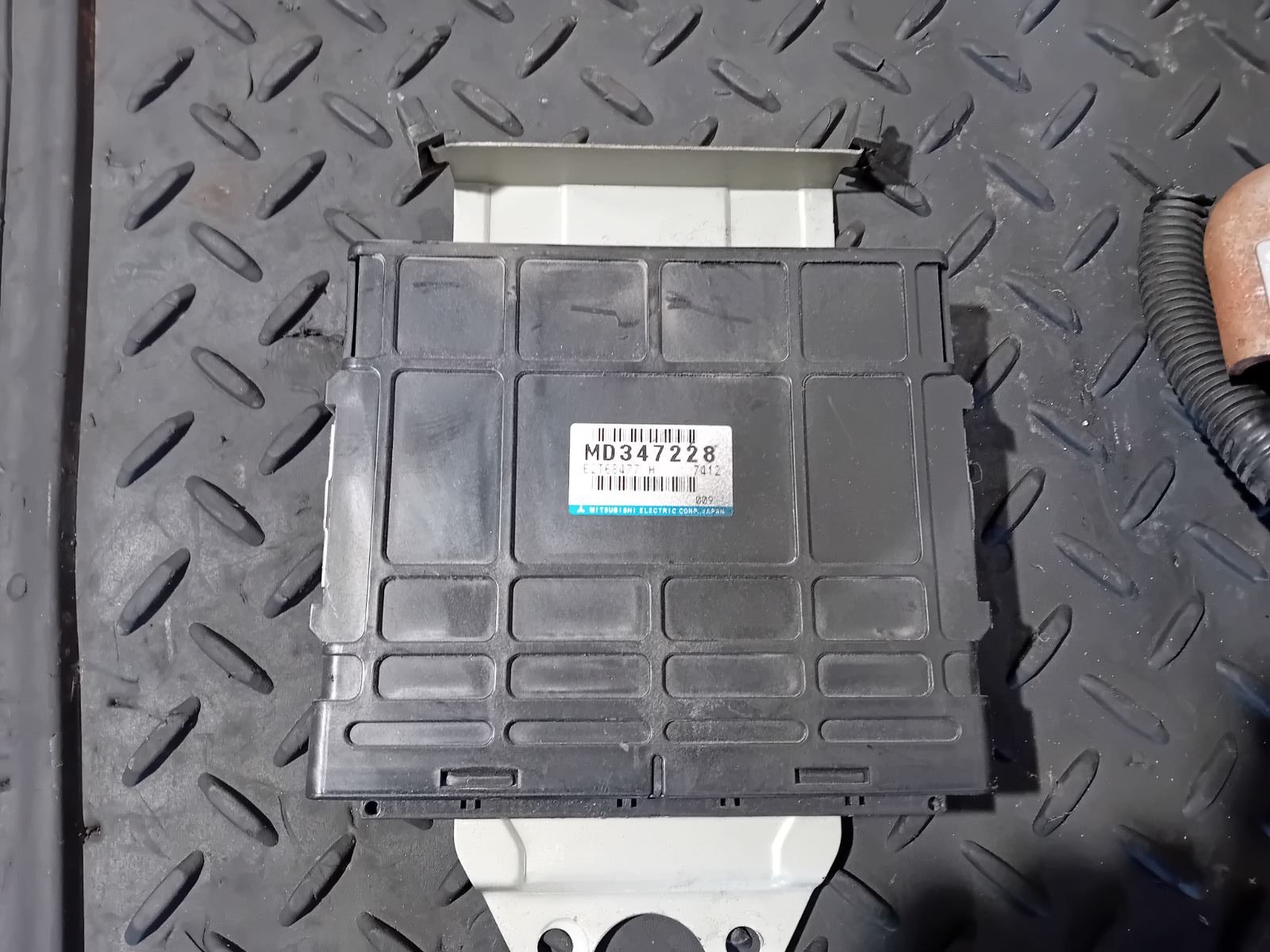 Εγκέφαλος Κινητήρα (MD347228) Mitsubishi Carisma ’97 Προσφορά
