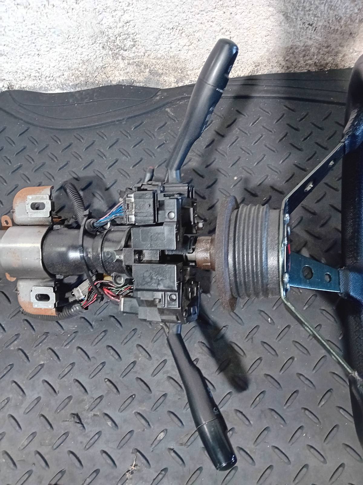 Φλασιέρα Mitsubishi Carisma ’97 Προσφορά