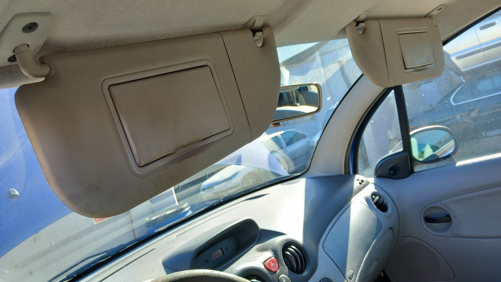 Σκιάδια Οδηγού-Συνοδηγού Citroen C3 ’02 Προσφορά