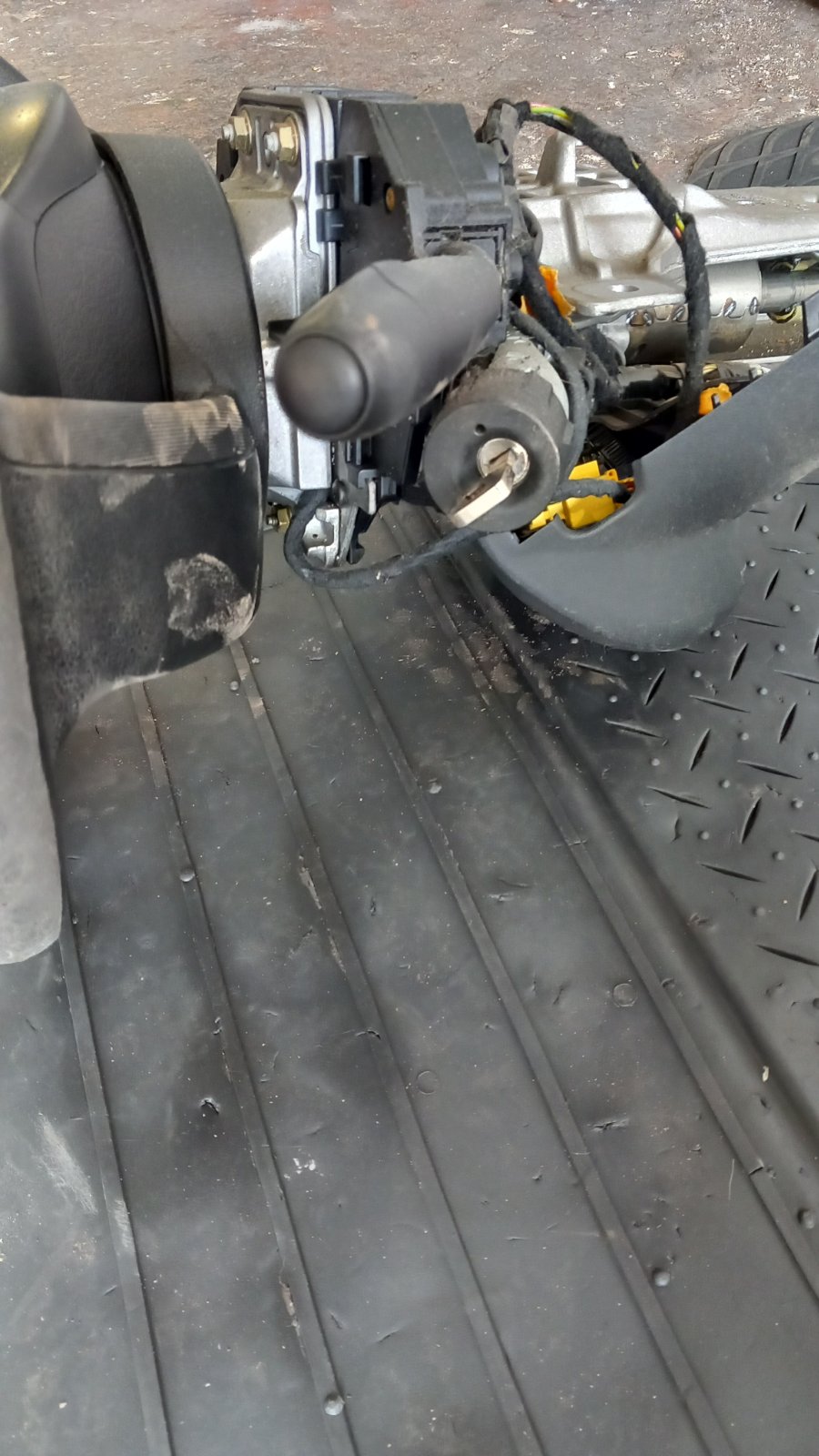 Κλειδαριά Μίζας Citroen C4 ’05 Προσφορά