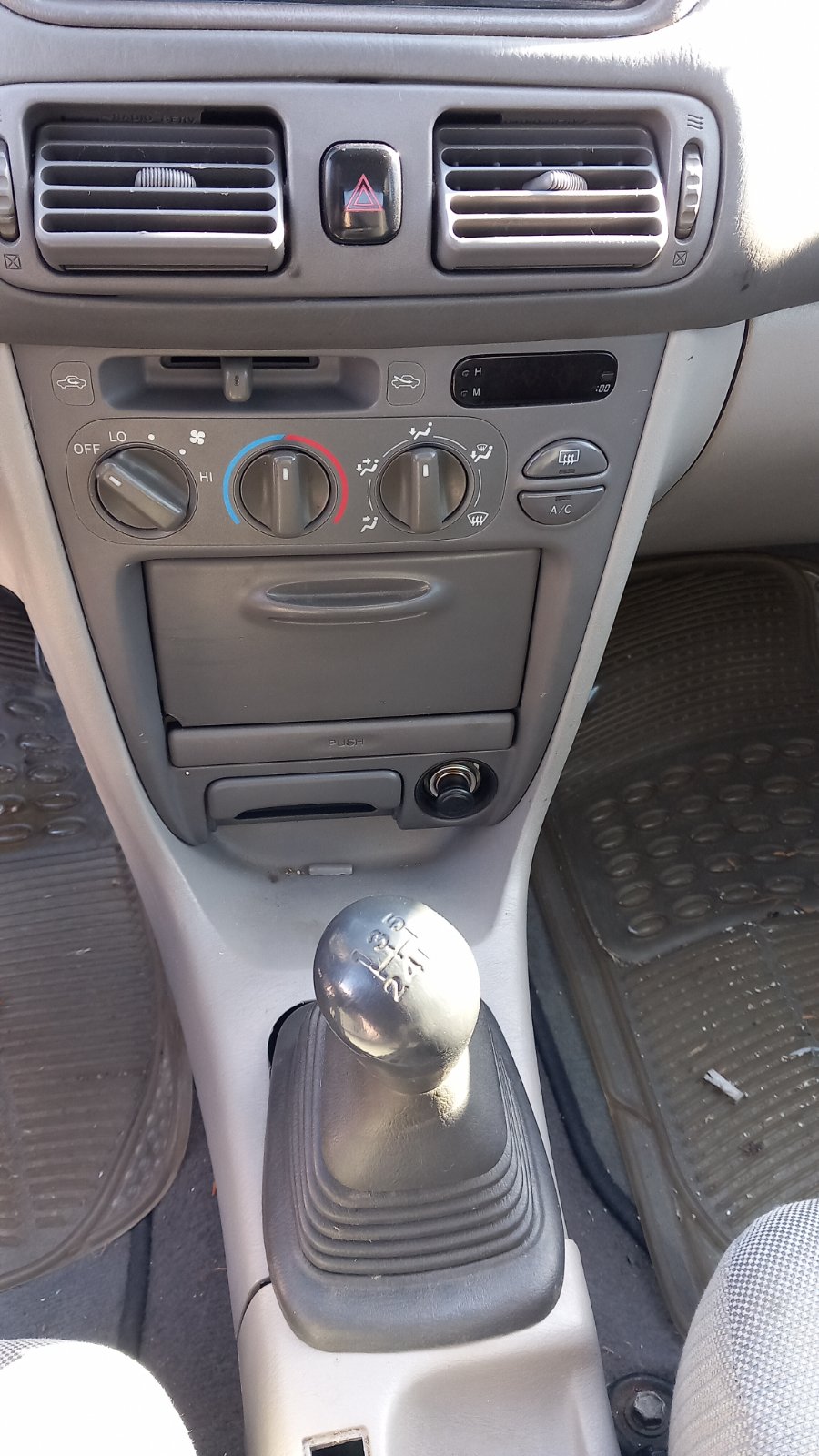 Χειριστήρια Κλιματισμού-Καλοριφέρ Toyota Corolla ’98 Προσφορά