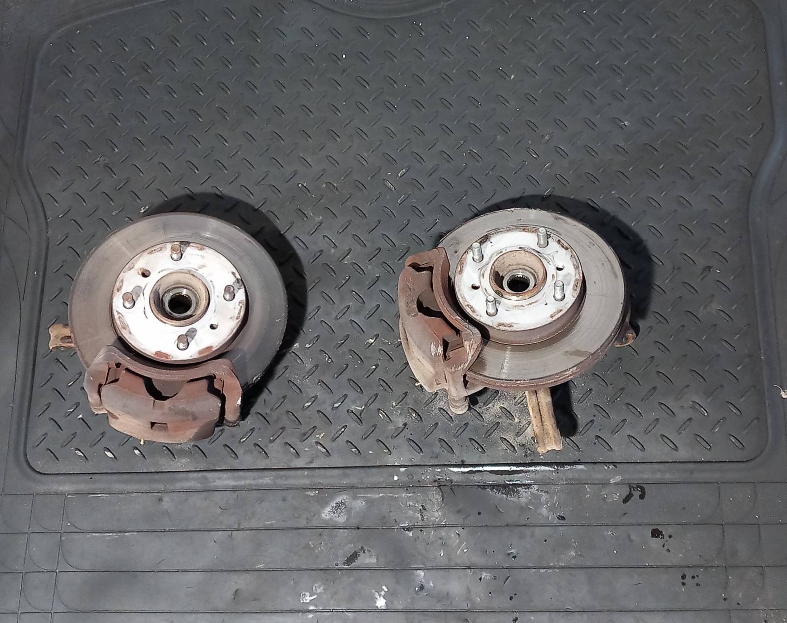 Ακραξόνια Nissan Almera N16 ’01 Προσφορά