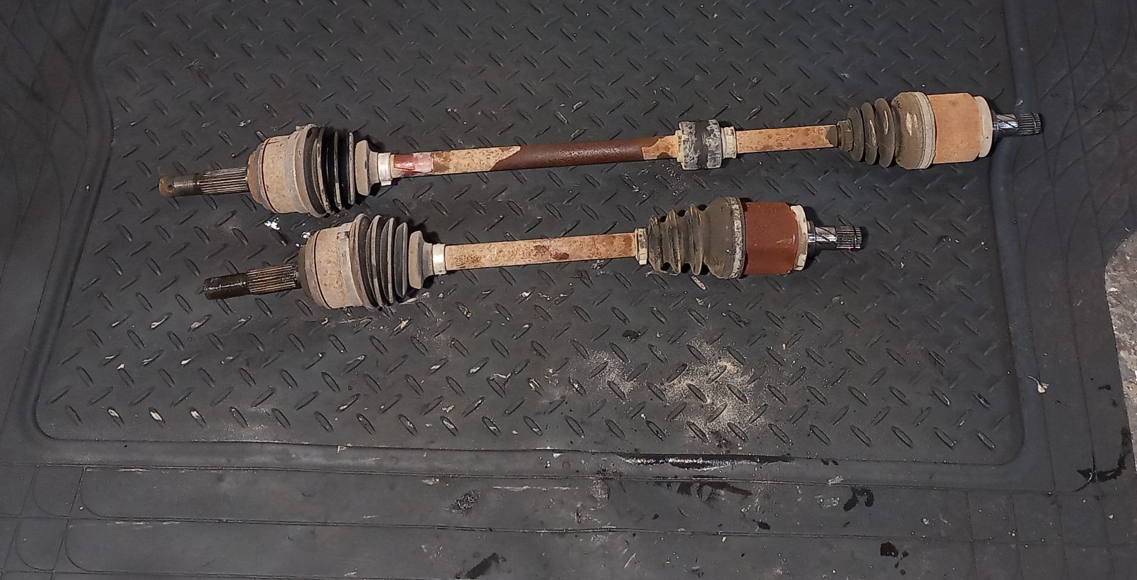 Ημιαξόνιο Αριστερό-Δεξί Nissan Almera N16 ’01 Προσφορά
