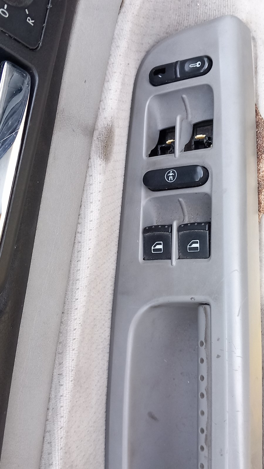 Διακόπτης Παραθύρων VW Golf IV ’99 Προσφορά