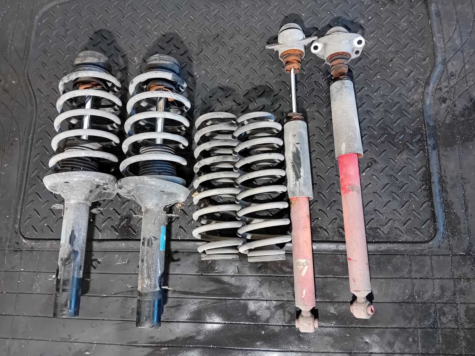 Αμορτισέρ-Ελατήρια VW Golf IV ’99 Προσφορά