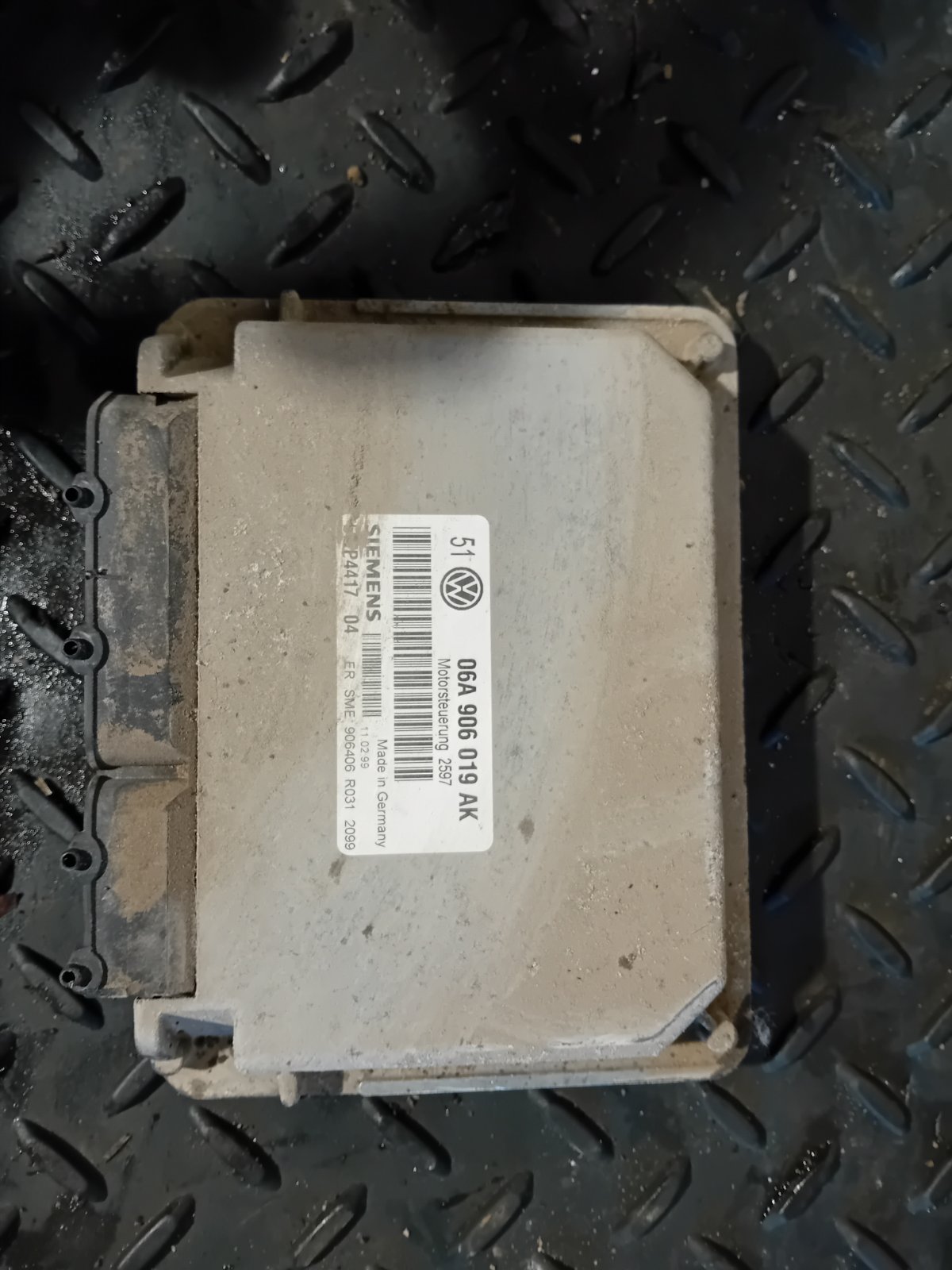 Εγκέφαλος Κινητήρα Σέτ (06A906019AK) VW Golf IV ’99 Προσφορά