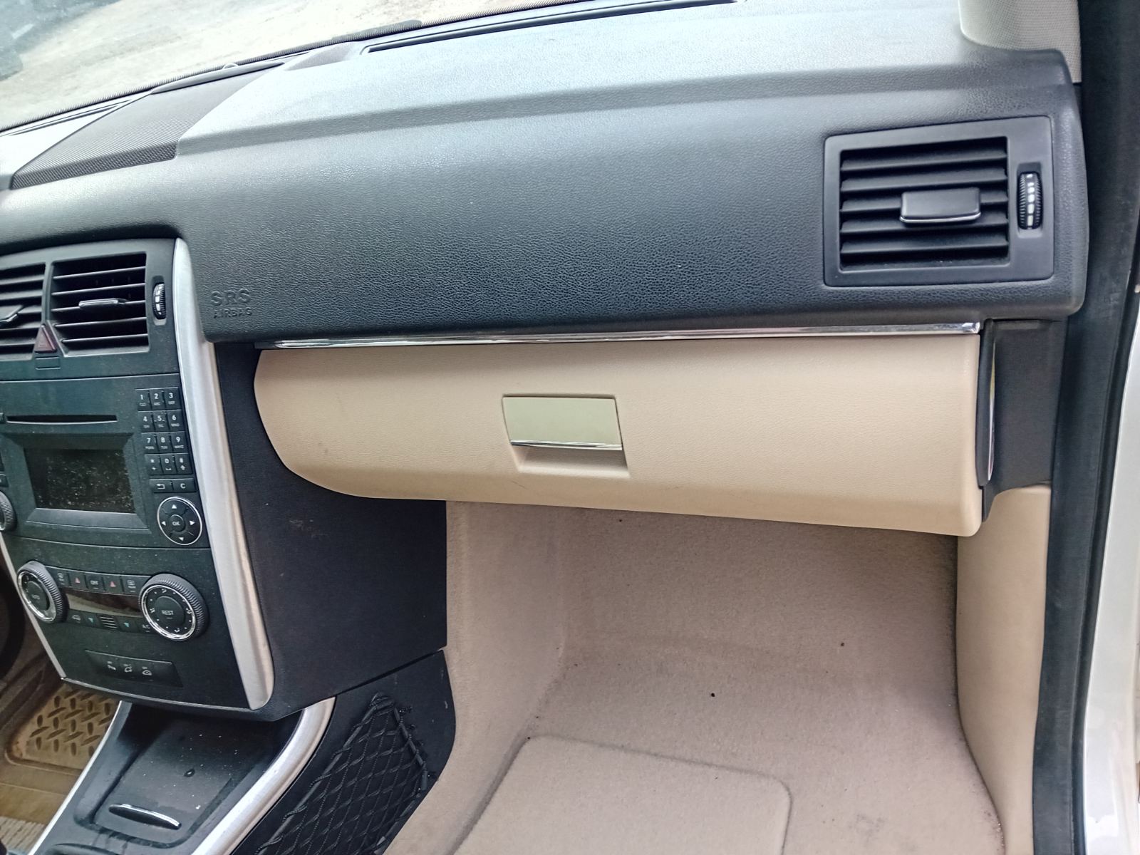 Ντουλαπάκι Mercedes B 170 W245 ’08 Προσφορά