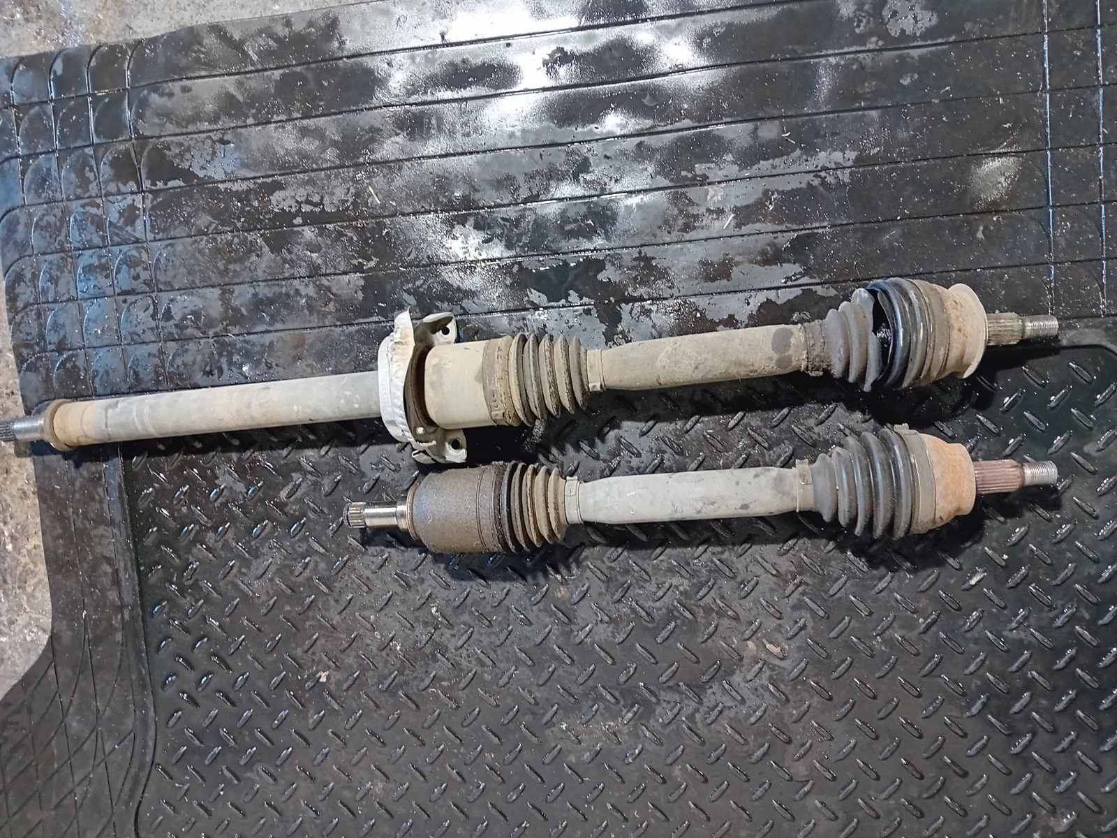 Ημιαξόνιο Αριστερό-Δεξί Mercedes B 170 W245 ’08 Προσφορά