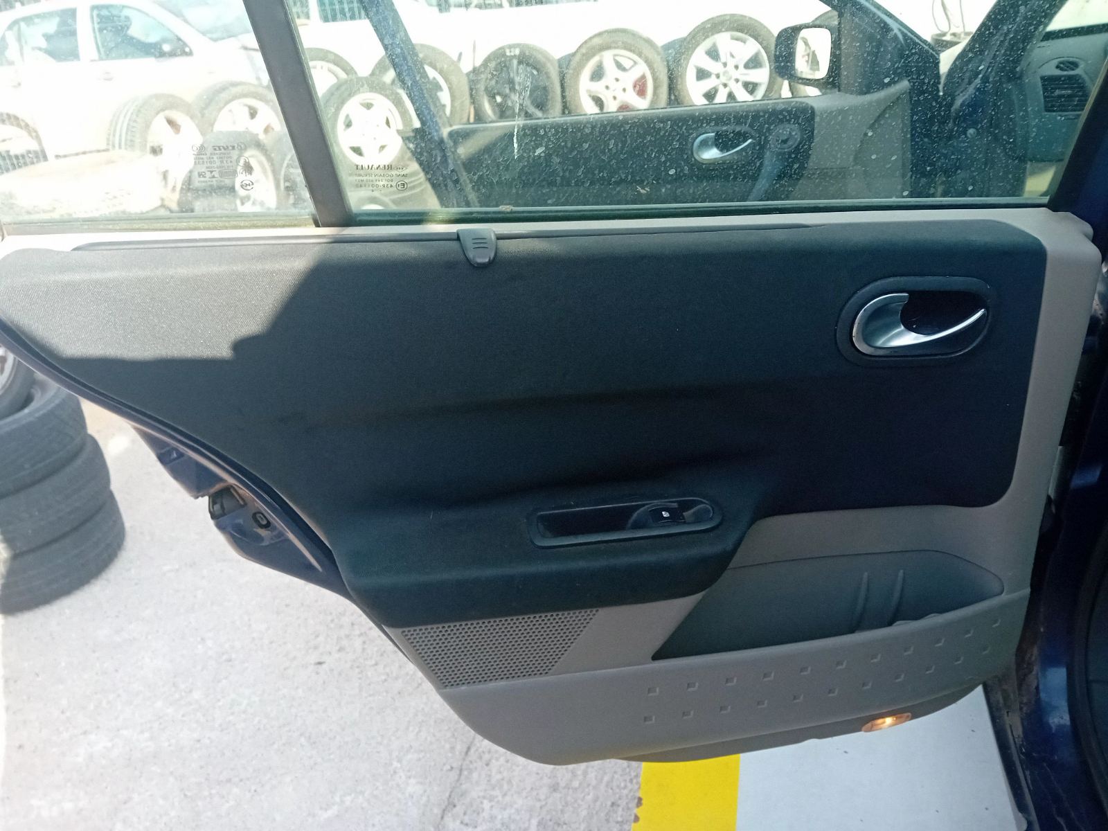 Διακόπτης Παράθυρων Renault Megane ’05 Προσφορά