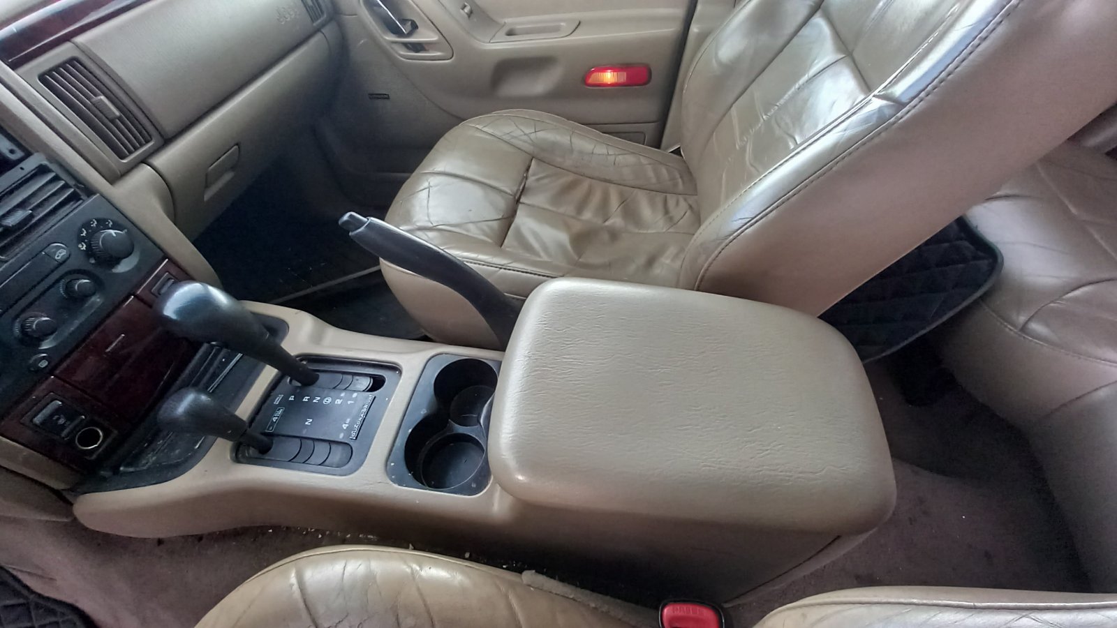 Τεμπέλης με Κονσόλα Χειροφρένου Jeep Grand Cherokee ’03 Προσφορά