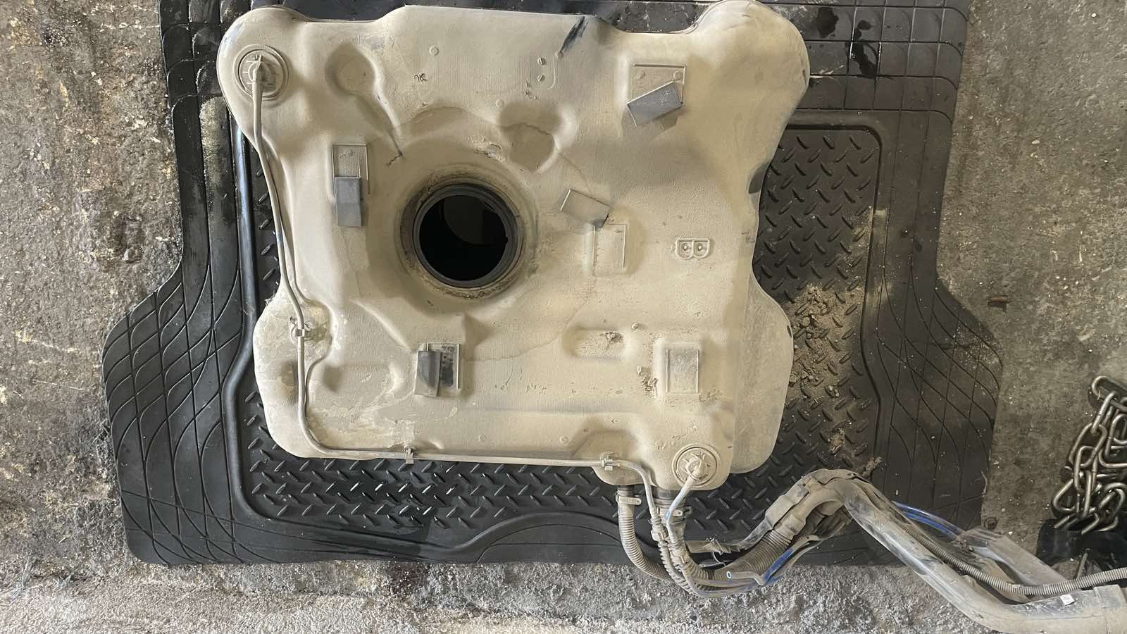 Ρεζερβουάρ Βενζίνης Alfa Romeo 147 ’08 Προσφορά