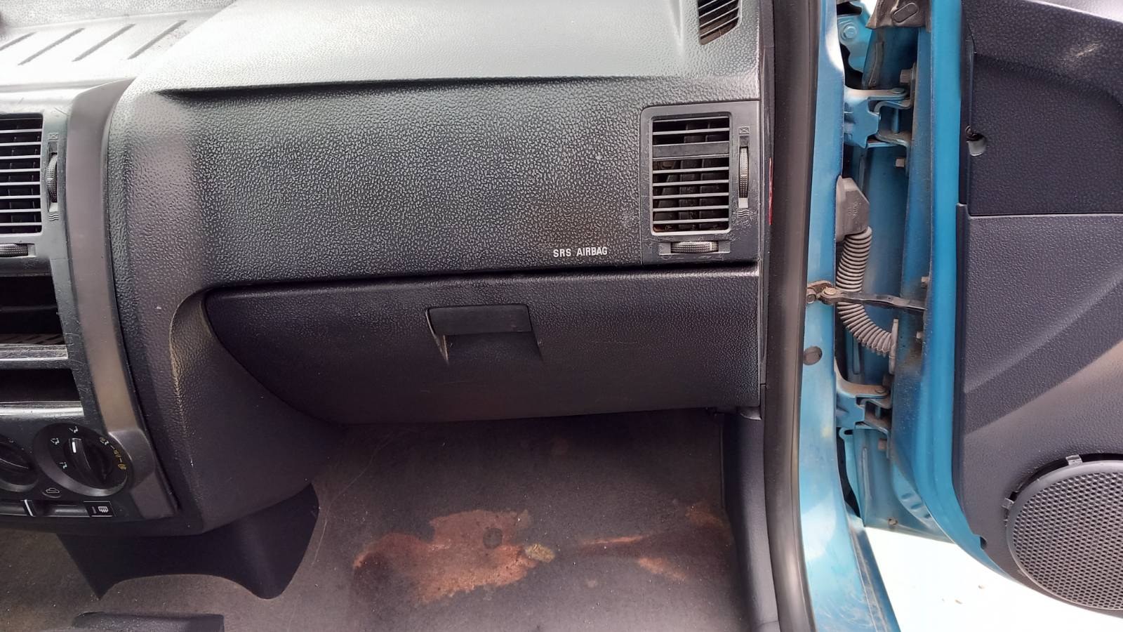 Ντουλαπάκι Hyundai Getz ’05 Προσφορά