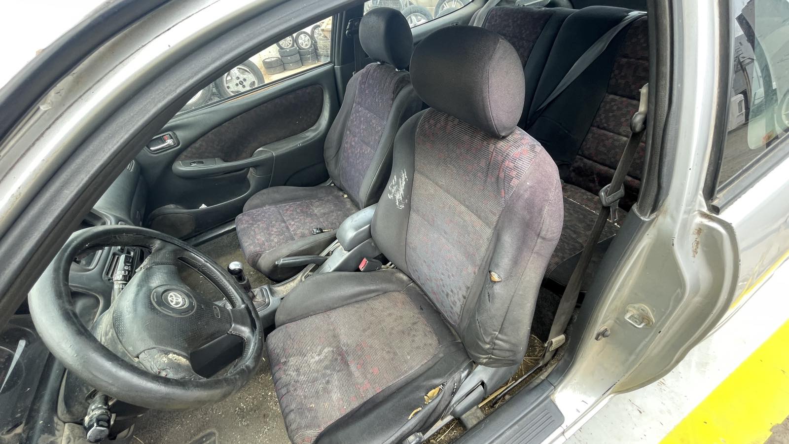 Καθίσματα Σαλόνι Κομπλέ Toyota Corolla ’01 Προσφορά