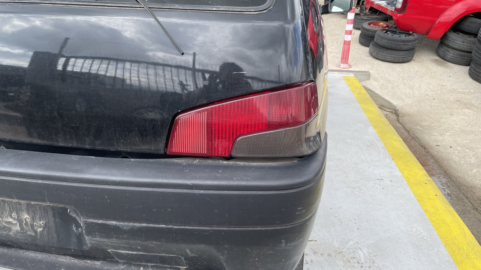 Φανάρια Πίσω Peugeot 106 ’94 Προσφορά