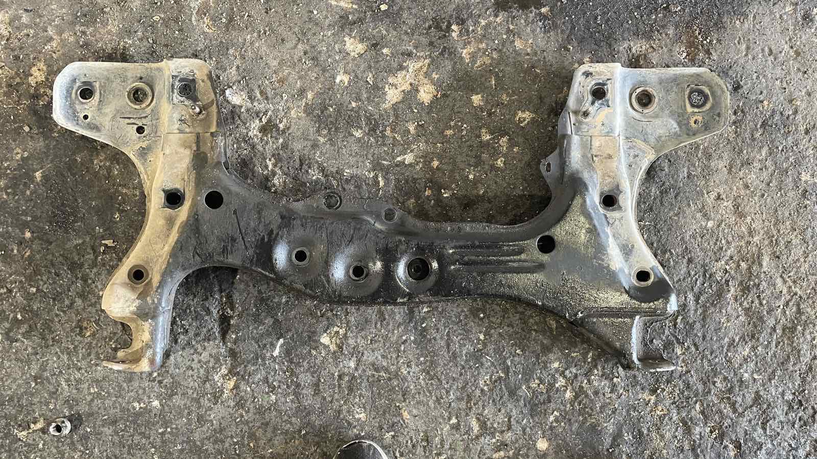 Γέφυρα Εμπρός Toyota Corolla ’01 Προσφορά