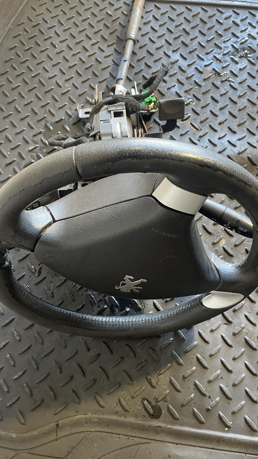 Τιμόνι (Βολάν) Peugeot 307 cc ’04