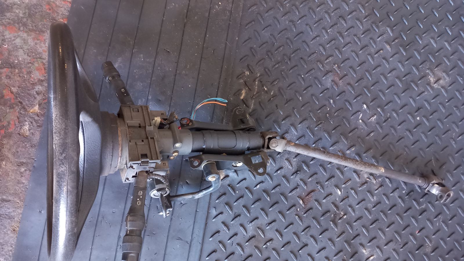 Κολώνα Τιμονιού Fiat Tipo ’91 Προσφορά