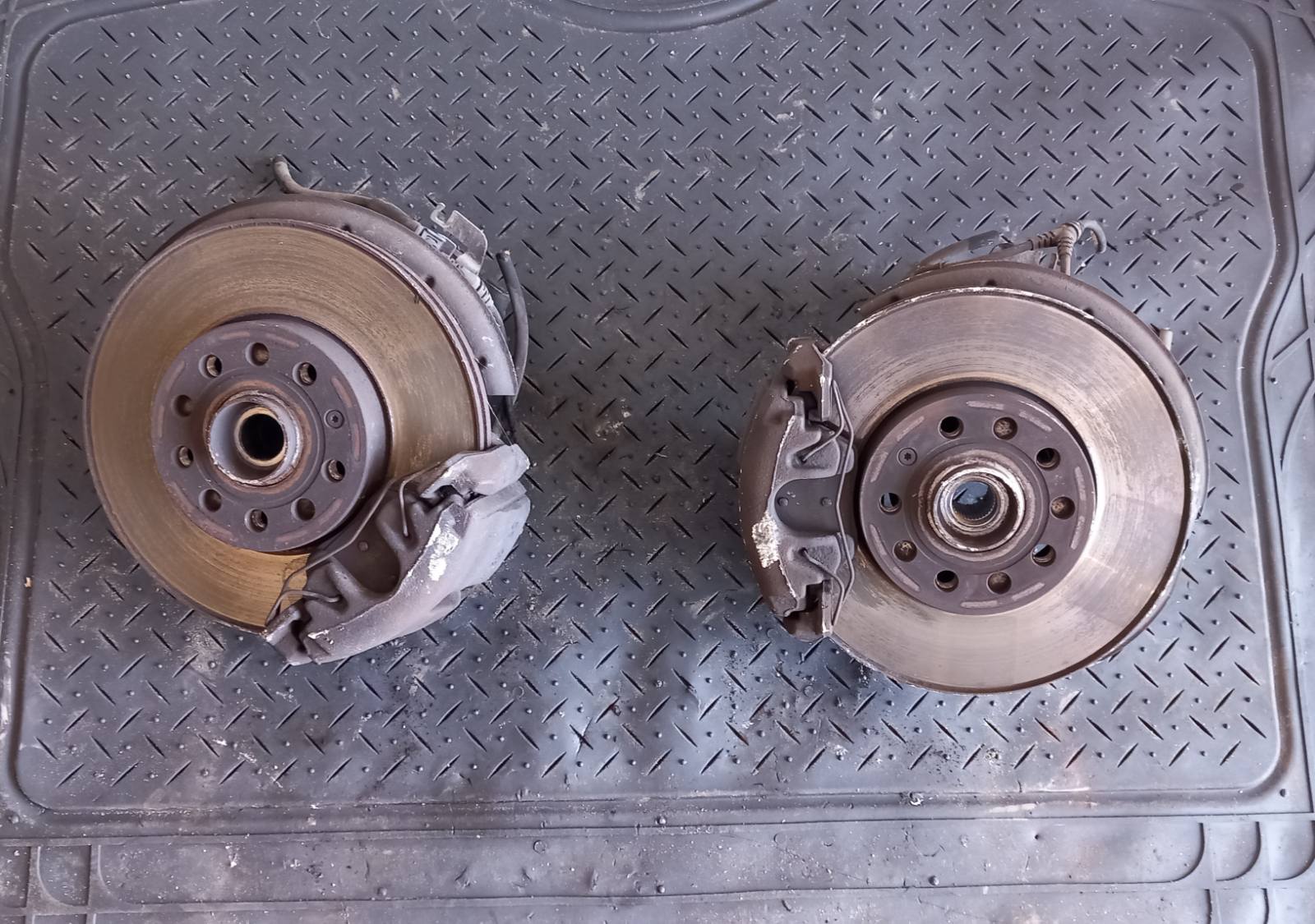 Ακραξόνια Skoda Octavia ’06 Προσφορά