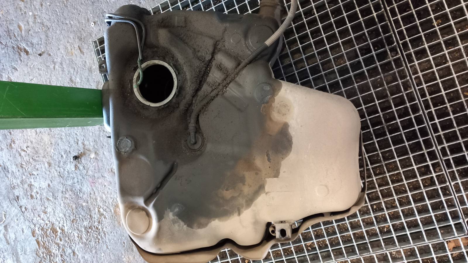 Ρεζερβουάρ Skoda Octavia ’06 Προσφορά