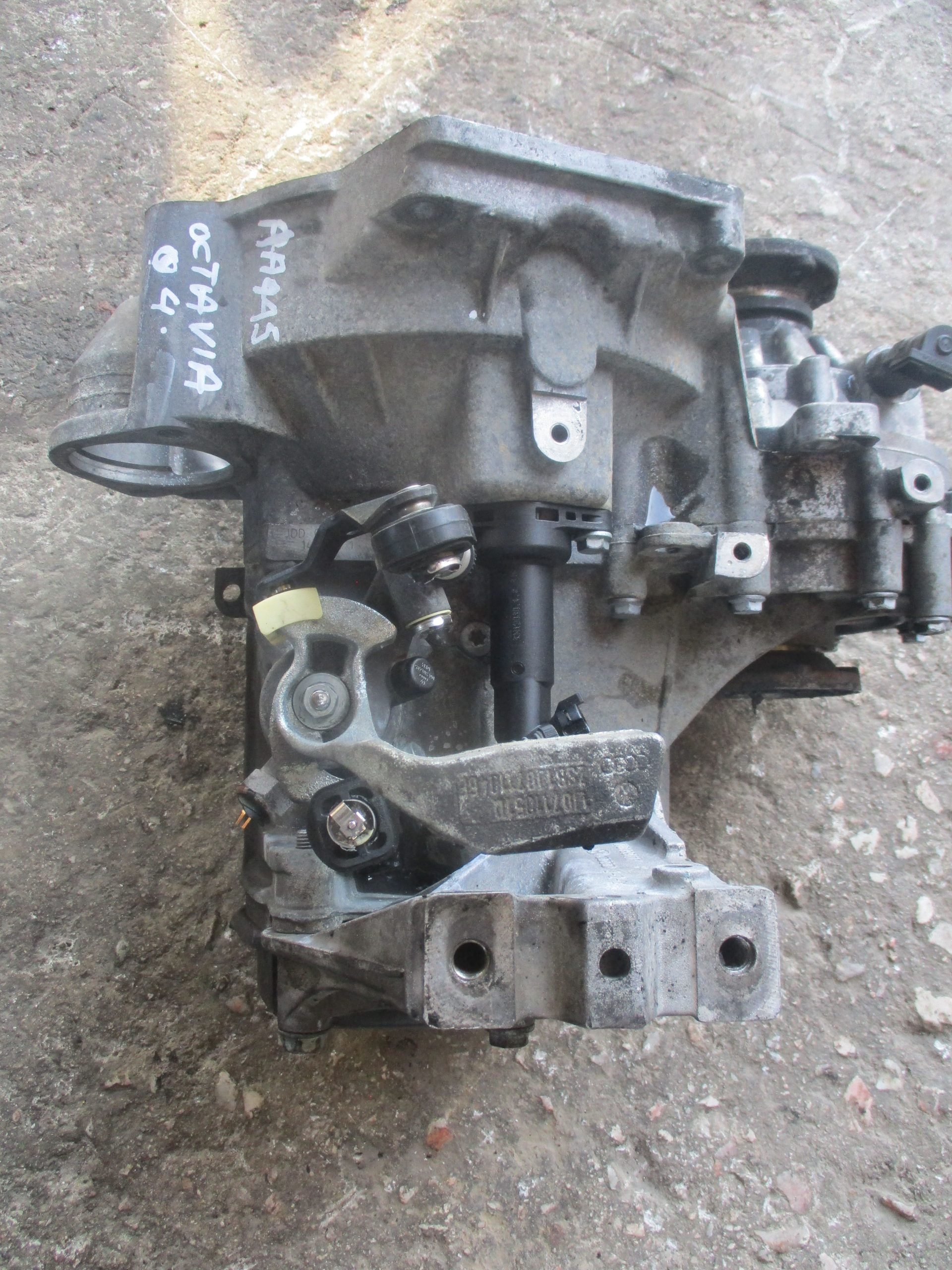 Χειροκίνητο Σασμάν Skoda Octavia ’04 Προσφορά