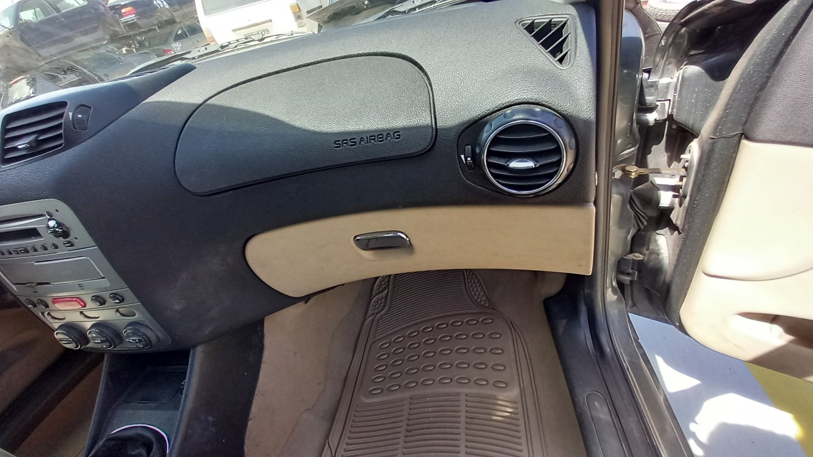 Ντουλαπάκι Alfa Romeo 147 ’02 Προσφορά