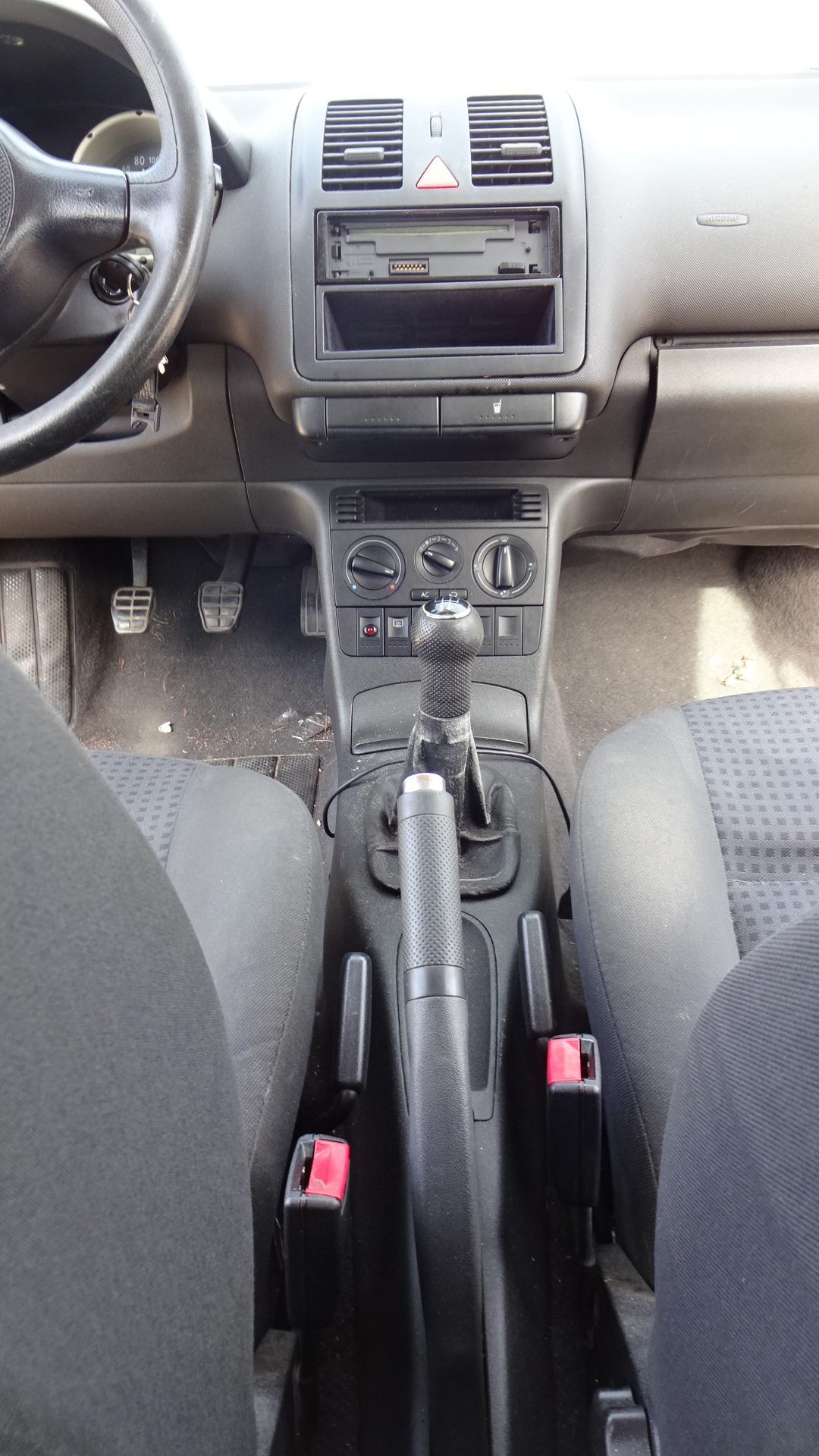 Χειρόφρενο VW Polo ’01 Προσφορά