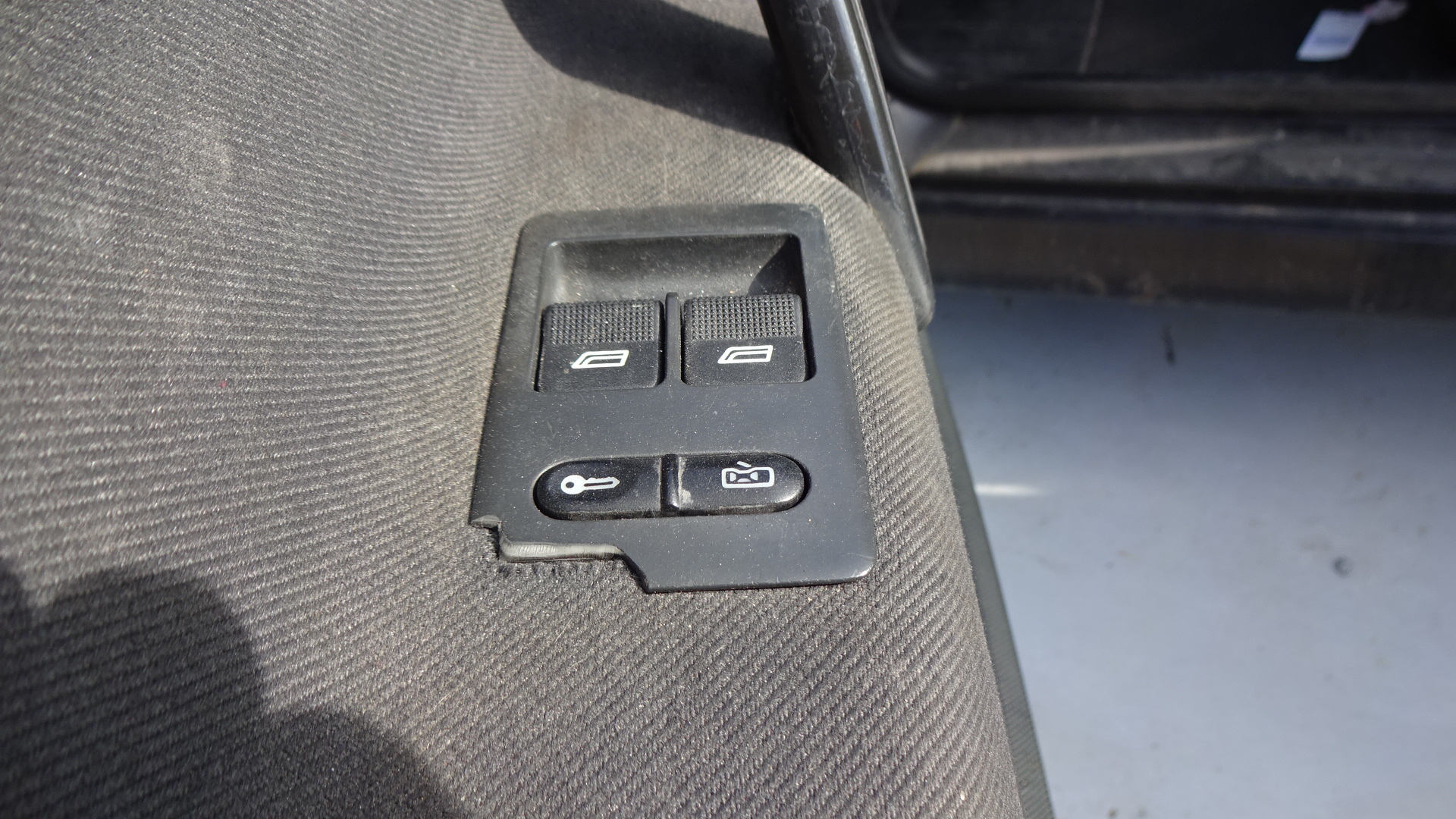 Διακόπτης Παραθύρων VW Polo ’01 Προσφορά