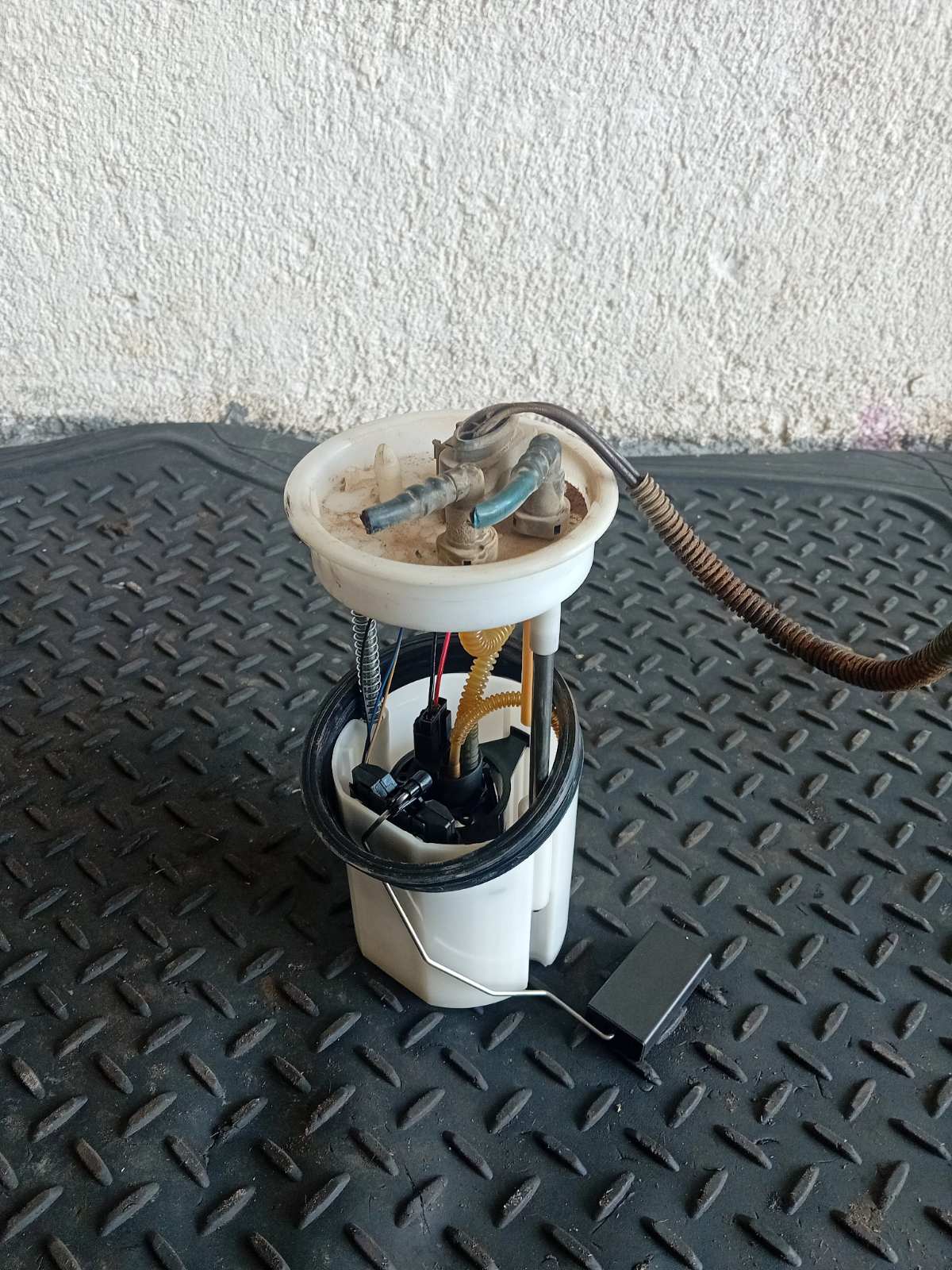 Αντλία Βενζίνης VW Caddy ’08 Προσφορά