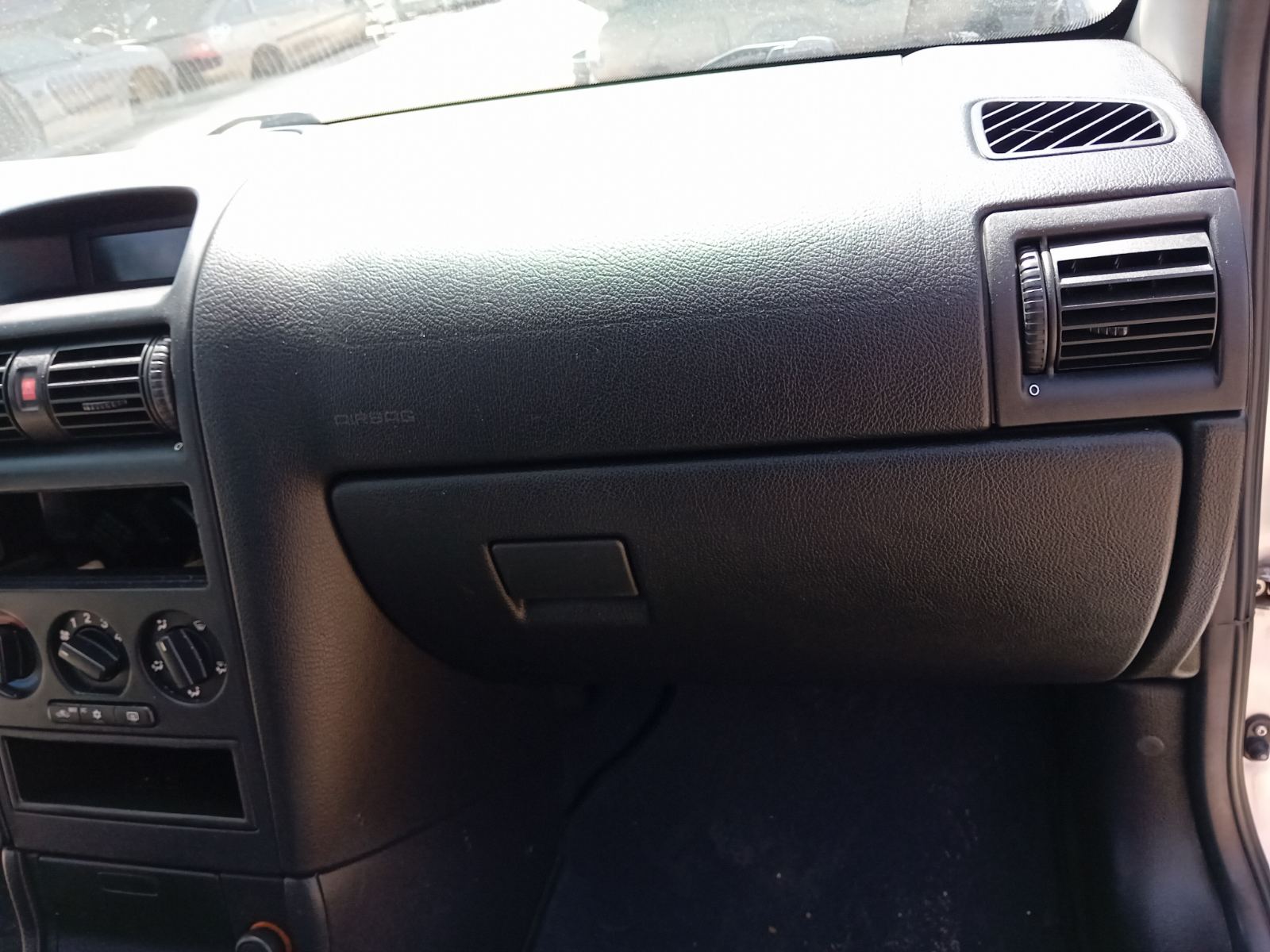 Ντουλαπάκι Opel Astra G ’02 Προσφορά