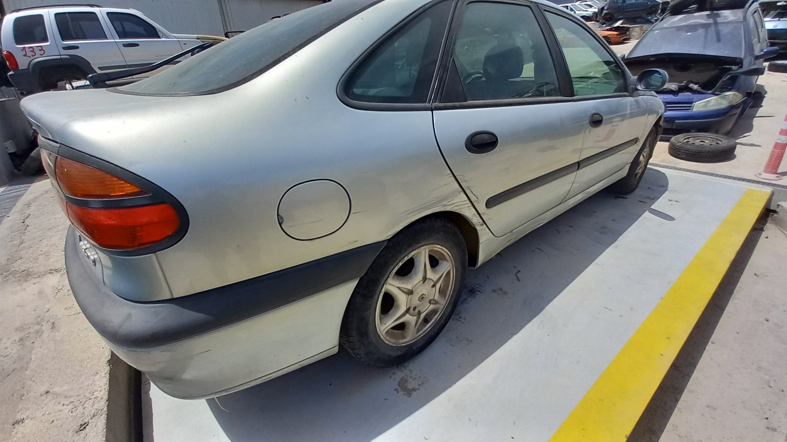 Πορτάκι Ρεζερβουάρ Renault Laguna ’00 Προσφορά