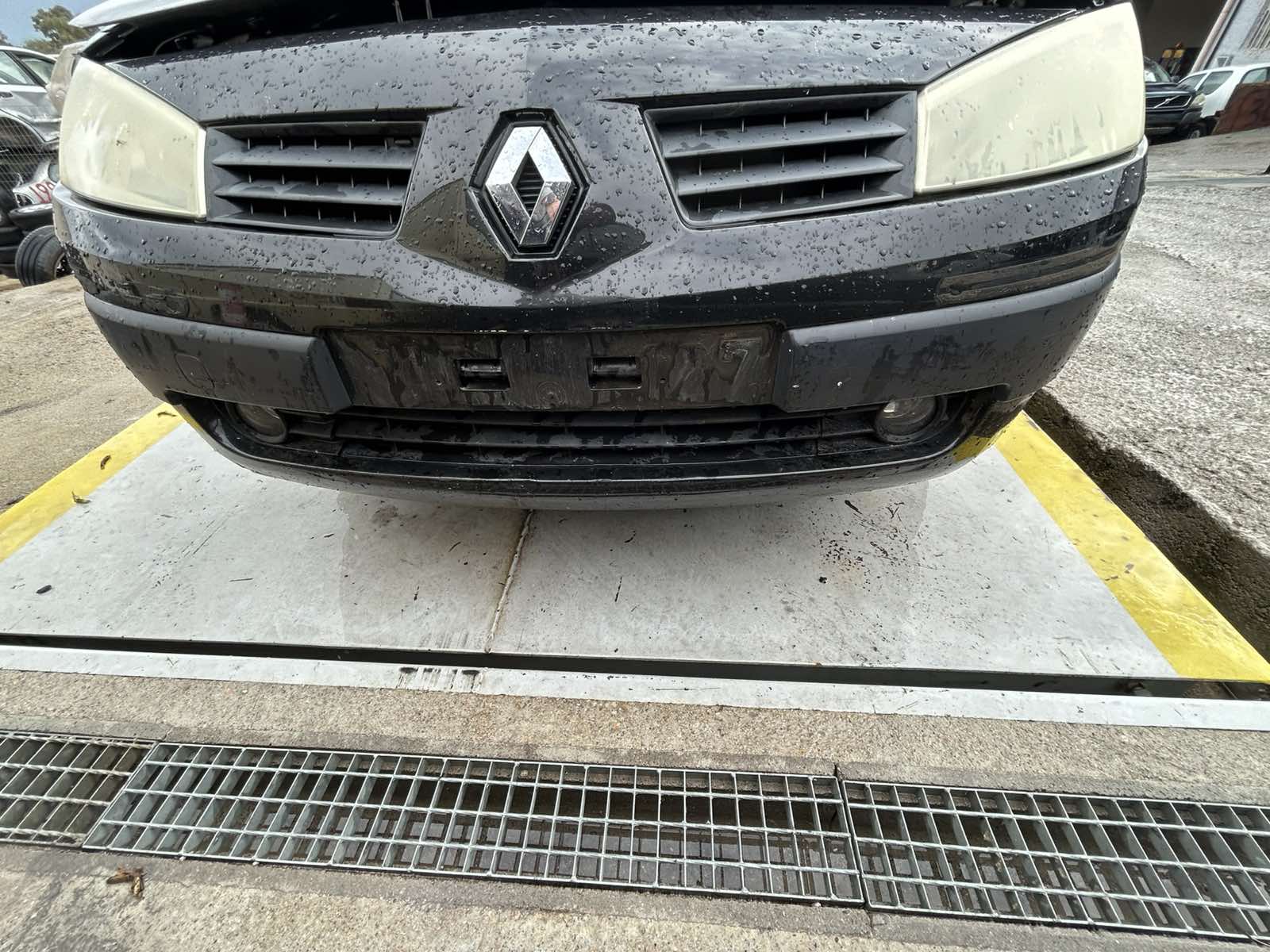 Προφυλακτήρας Εμπρός Renault Megane ’04 Προσφορά