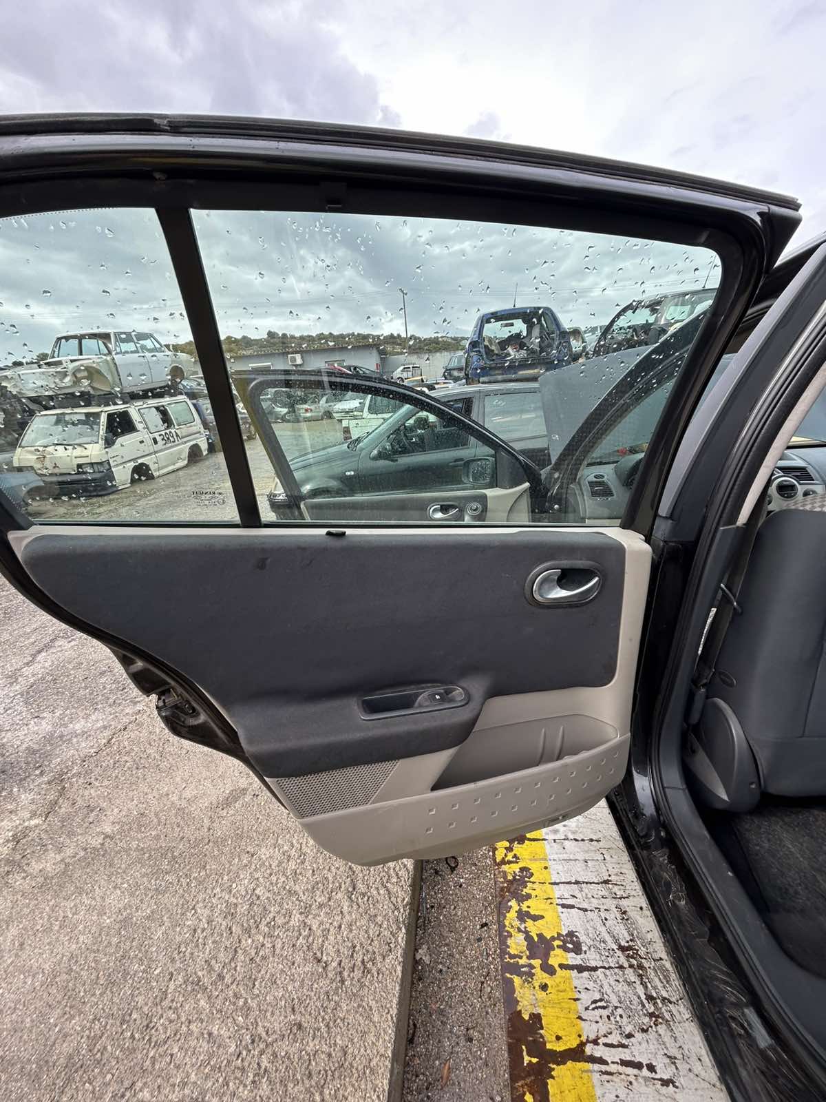 Φινιστρίνια Renault Megane ’04 Προσφορά