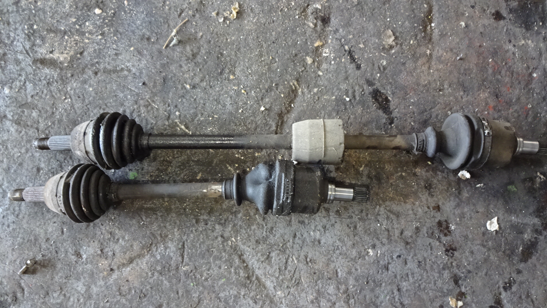 Ημιαξόνιο Αριστερό-Δεξί Ford Ka ’99 Προσφορά