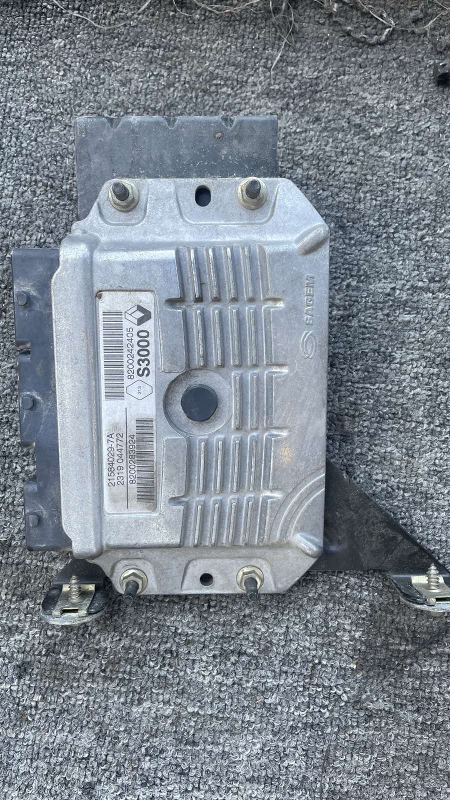 Εγκέφαλος Κινητήρα Σετ ( 8200283924 , 21584029-7A ) Renault Megane ’04 Προσφορά