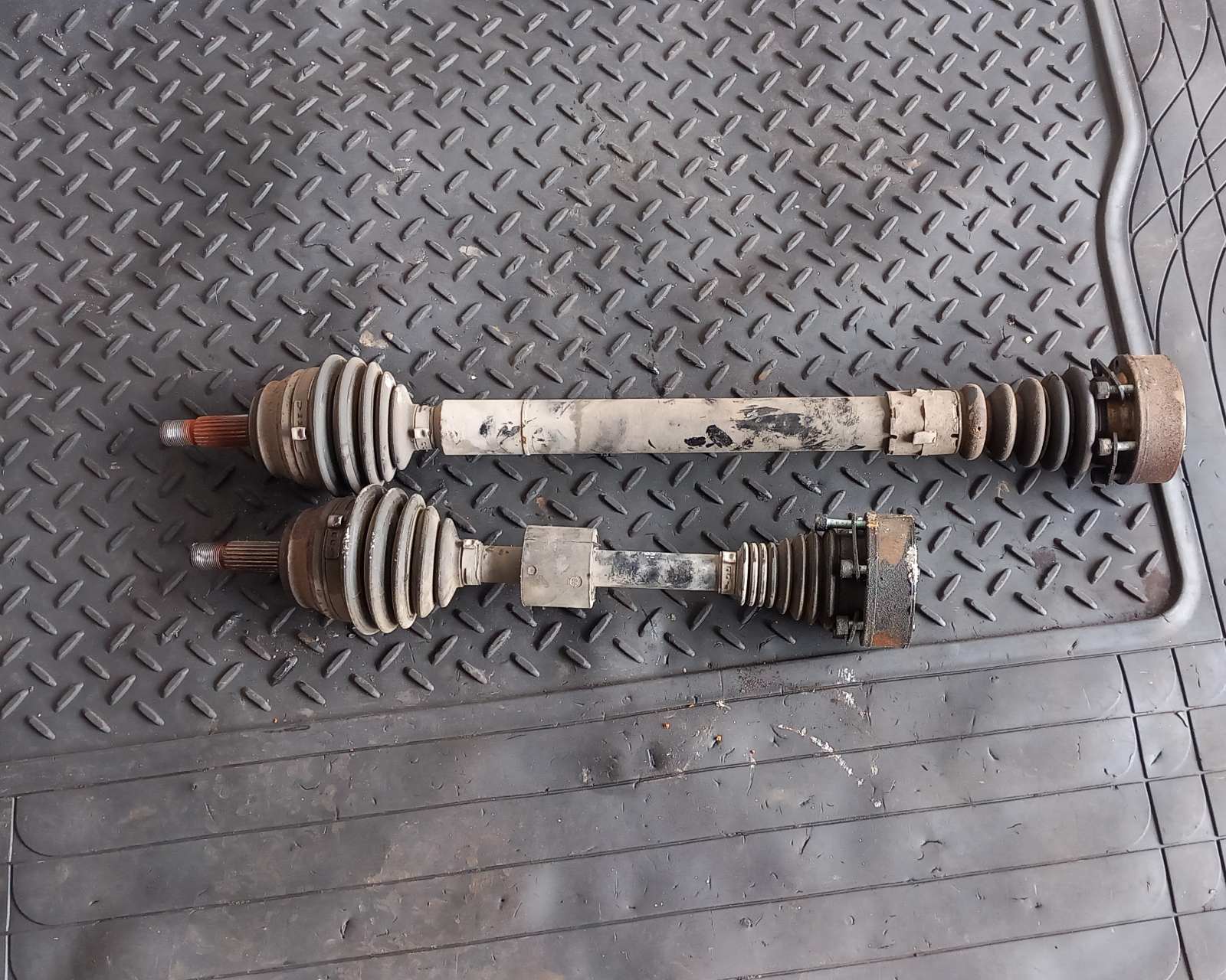 Ημιαξόνιο Αριστερό- Δεξί Seat Ibiza ’98 Diesel Προσφορά