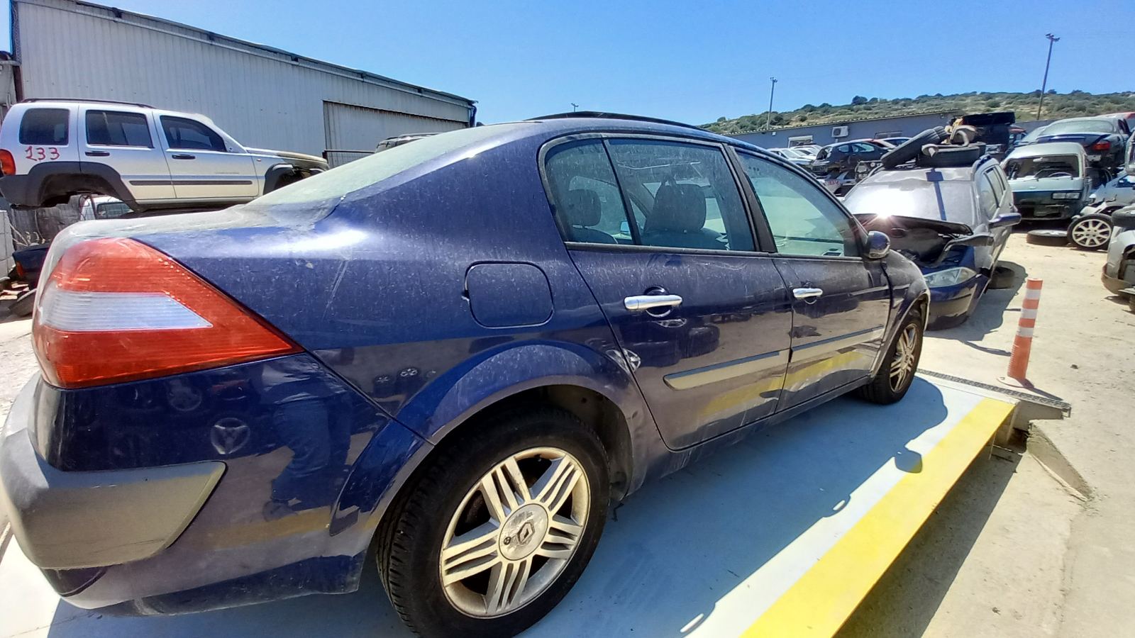 Πορτάκι Ρεζερβουάρ Renault Megane ’03 Προσφορά