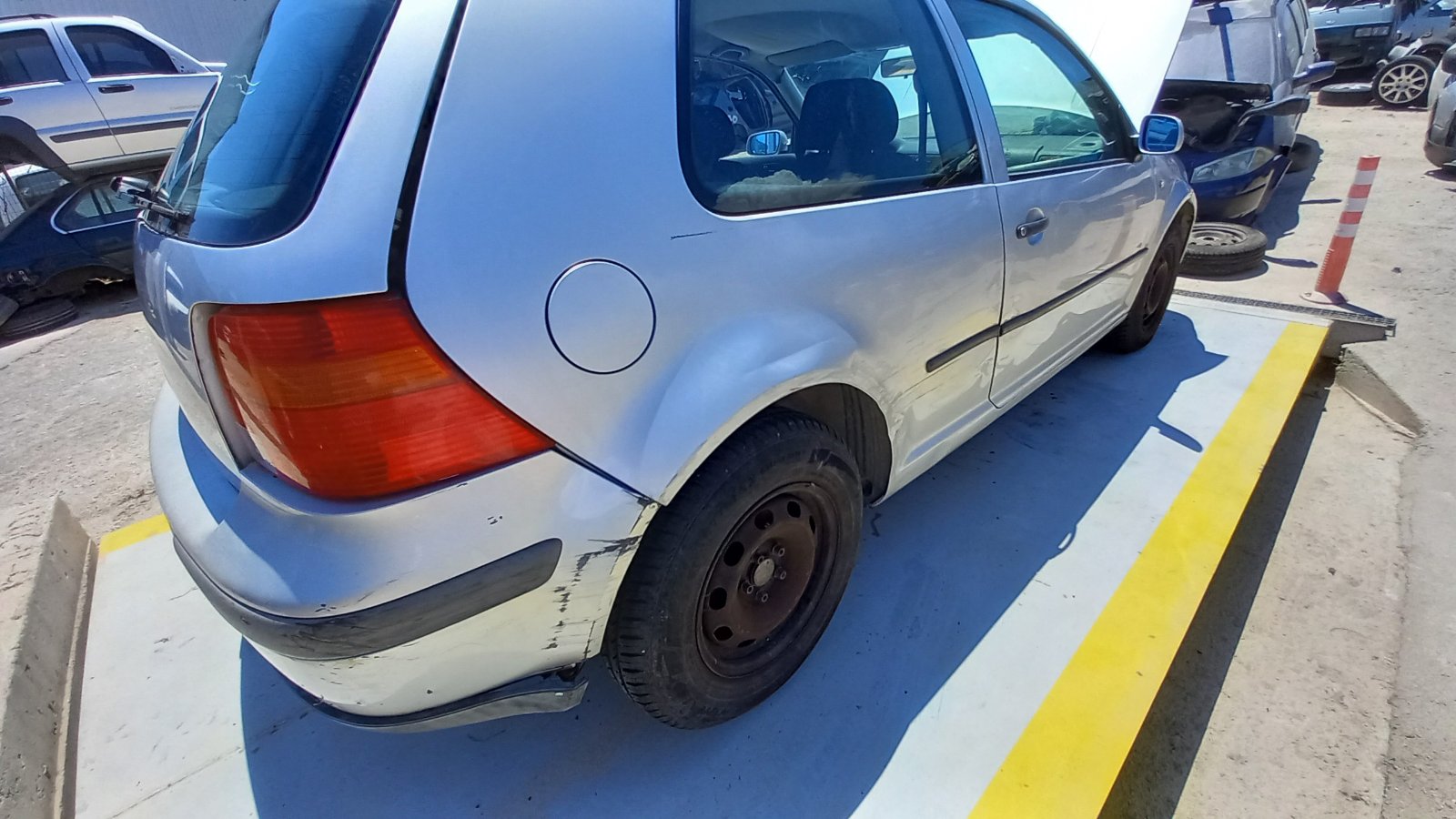 Πορτάκι Ρεζερβουάρ VW Golf ’00 Προσφορά