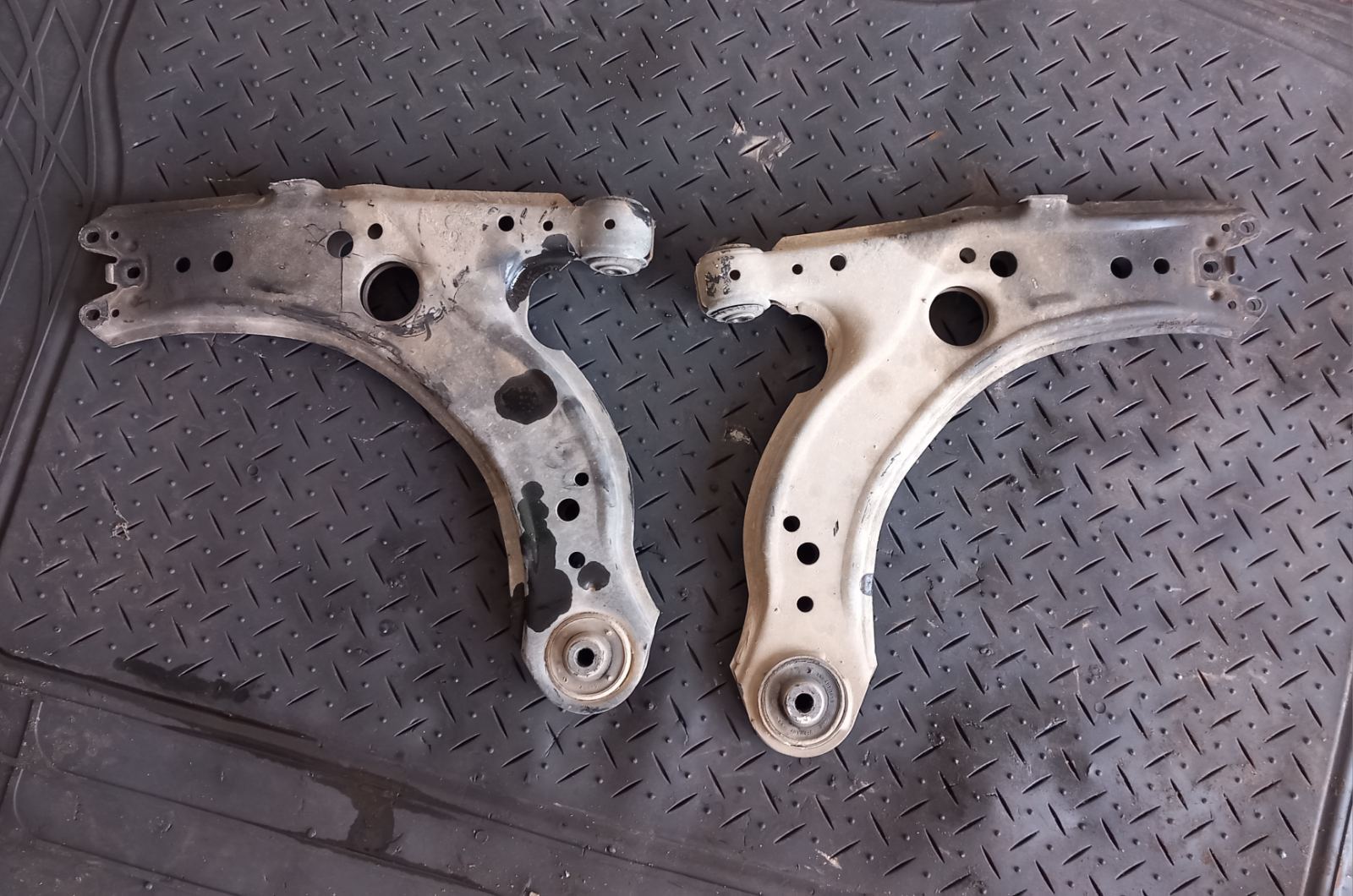 Ψαλίδια VW Golf ’00 Προσφορά