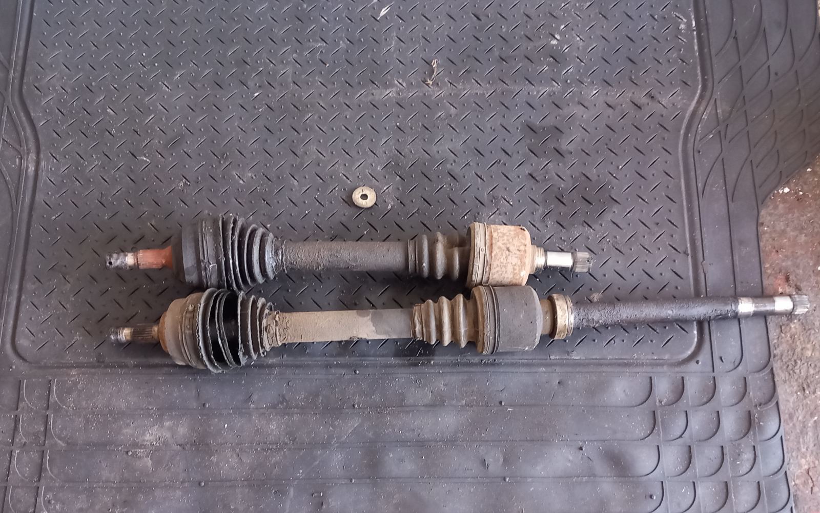 Ημιαξόνιο Αριστερό- Δεξί Citroen C5 ’01 Diesel Προσφορά