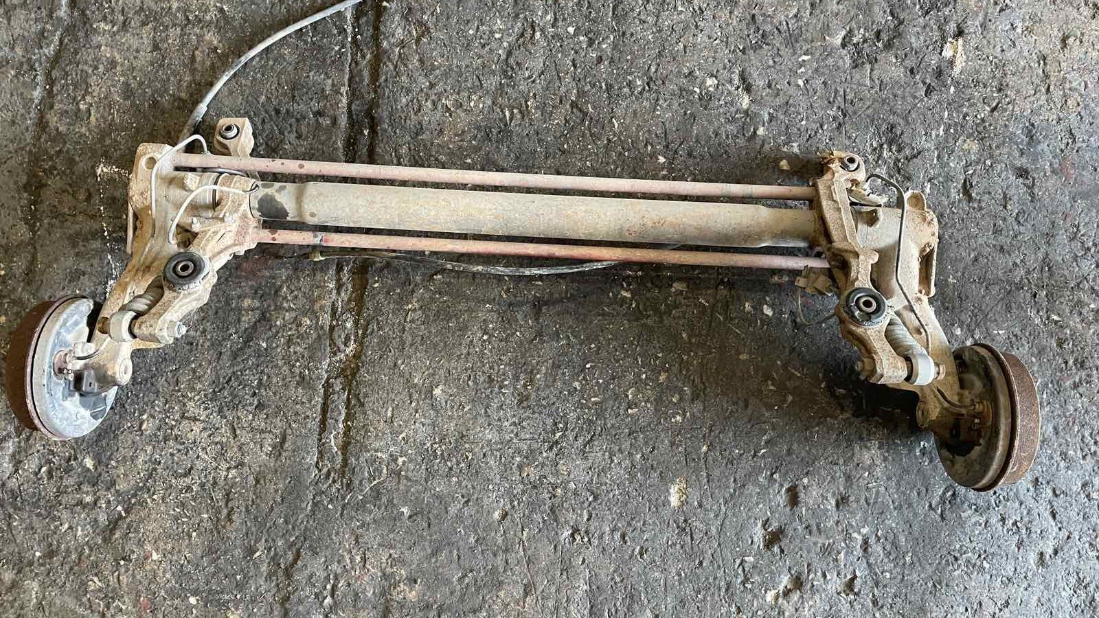 Άξονας Πίσω Peugeot 106 ‘94 Προσφορά