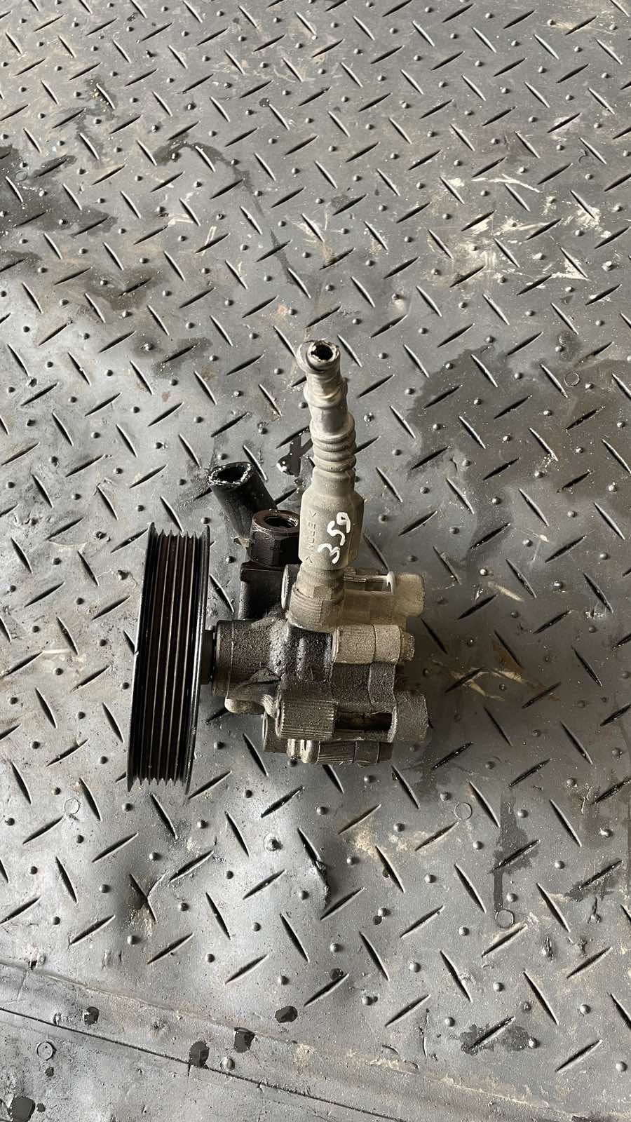 Αντλία Υδραυλικού Τιμονιού Toyota Corolla Verso ’05 Προσφορά